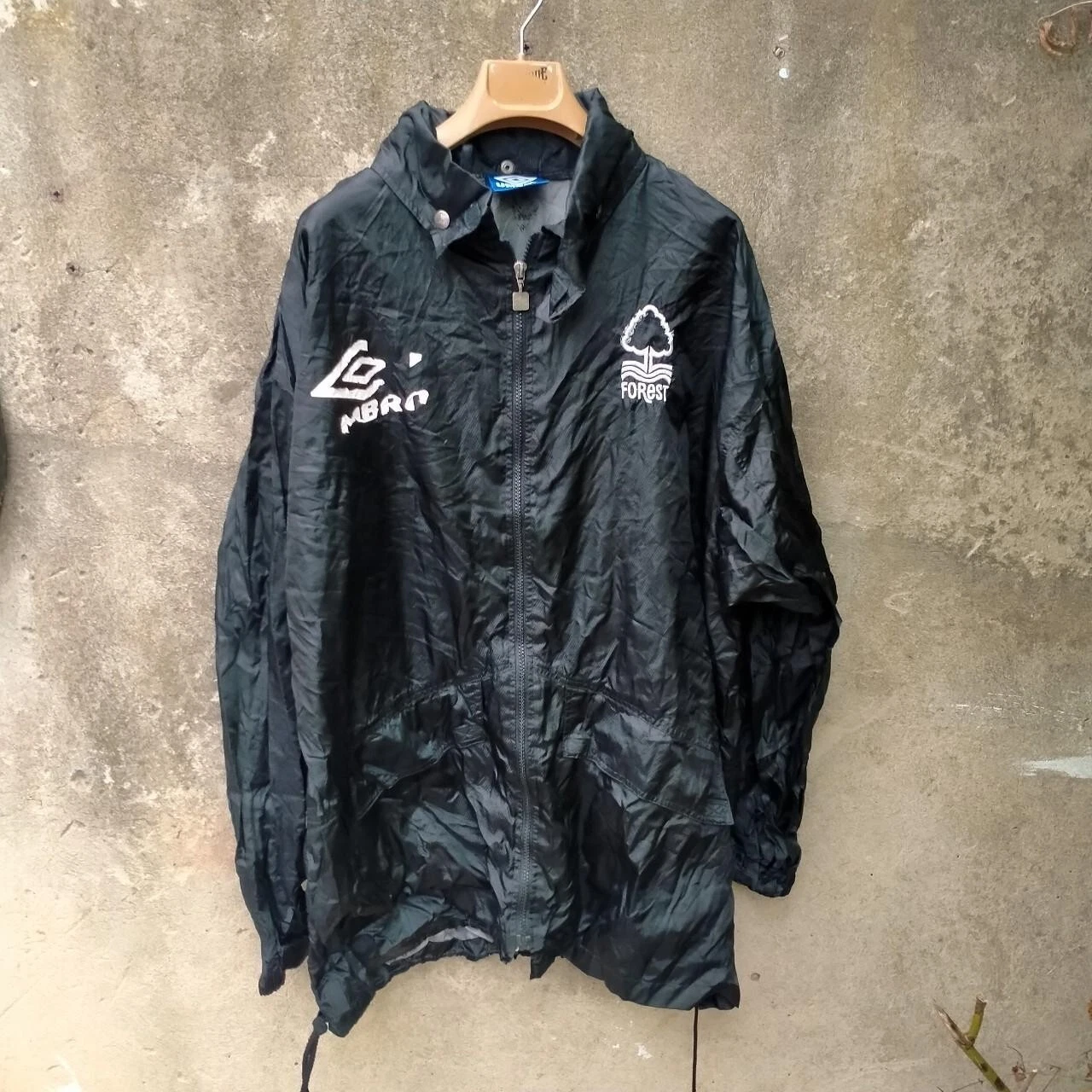 Rare Nottingham Forest 90s player issue football training jacket / coat. Large