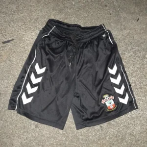 Southampton black football shorts small mens, saints.