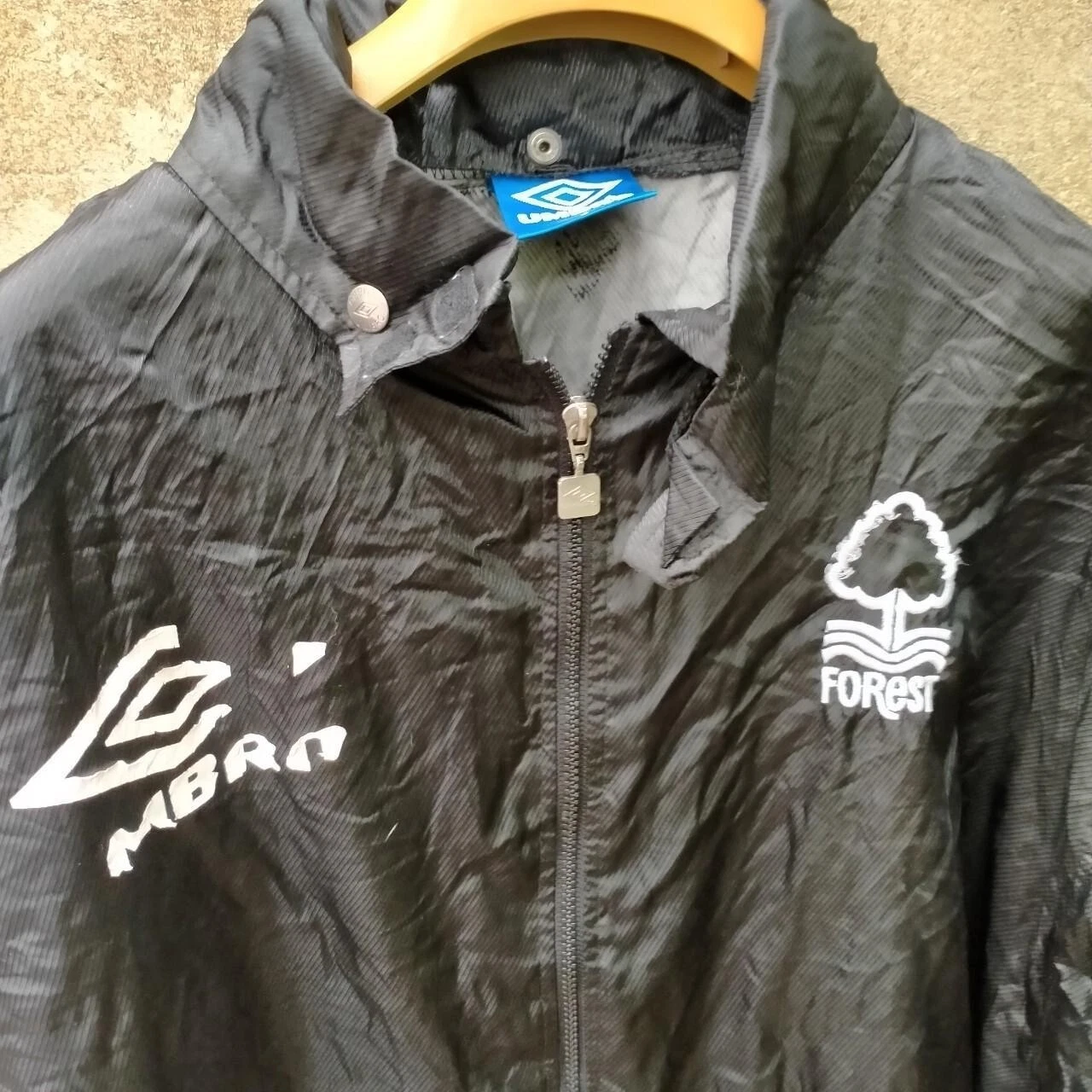 Rare Nottingham Forest 90s player issue football training jacket / coat. Large - Image 2