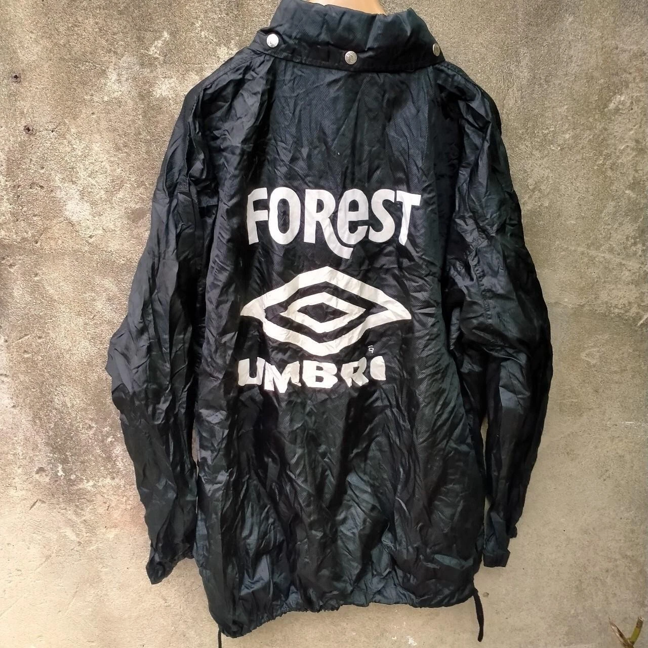 Rare Nottingham Forest 90s player issue football training jacket / coat. Large - Image 3