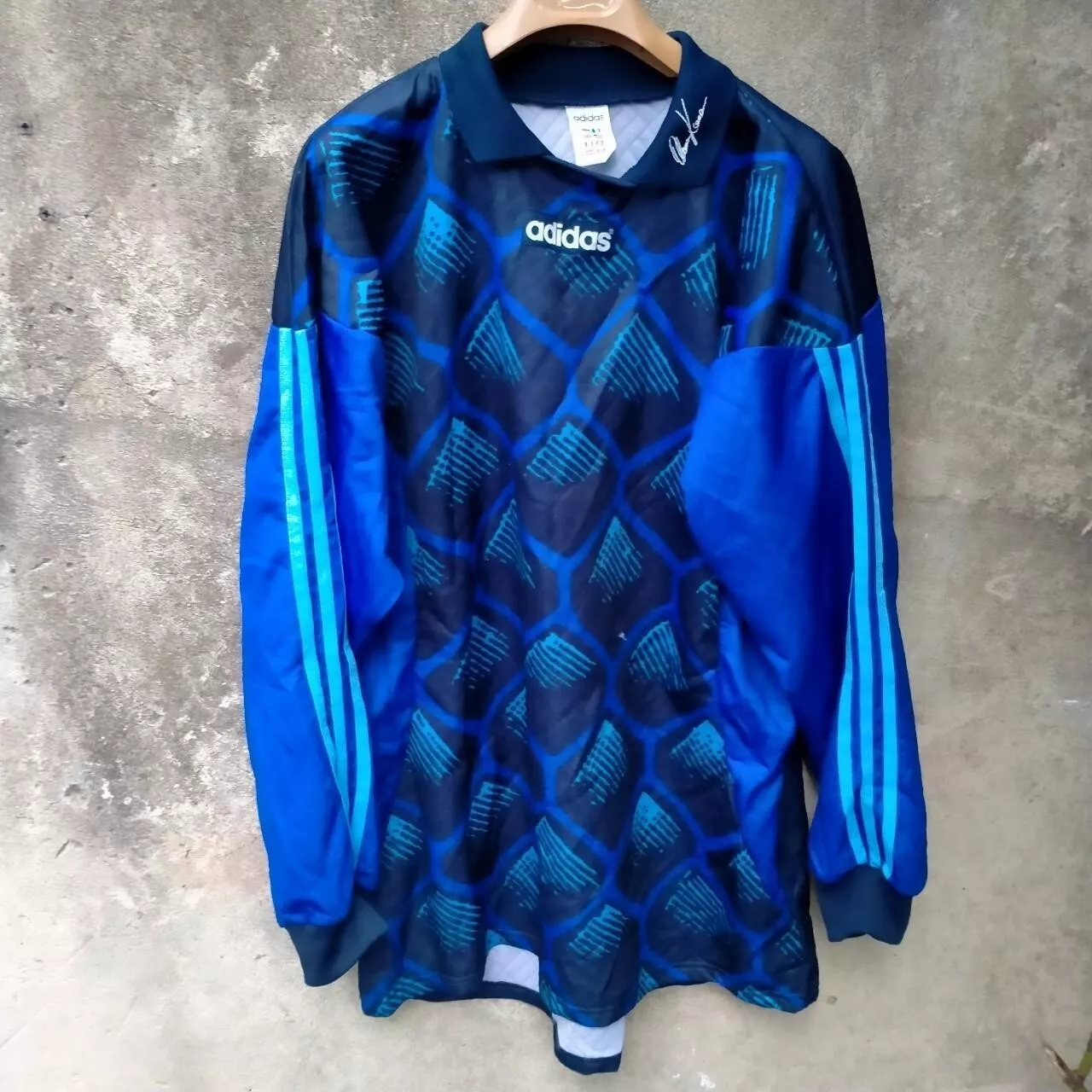 Adidas 1995 template blue goalkeeper football shirt / jersey. XL mens 90s khan