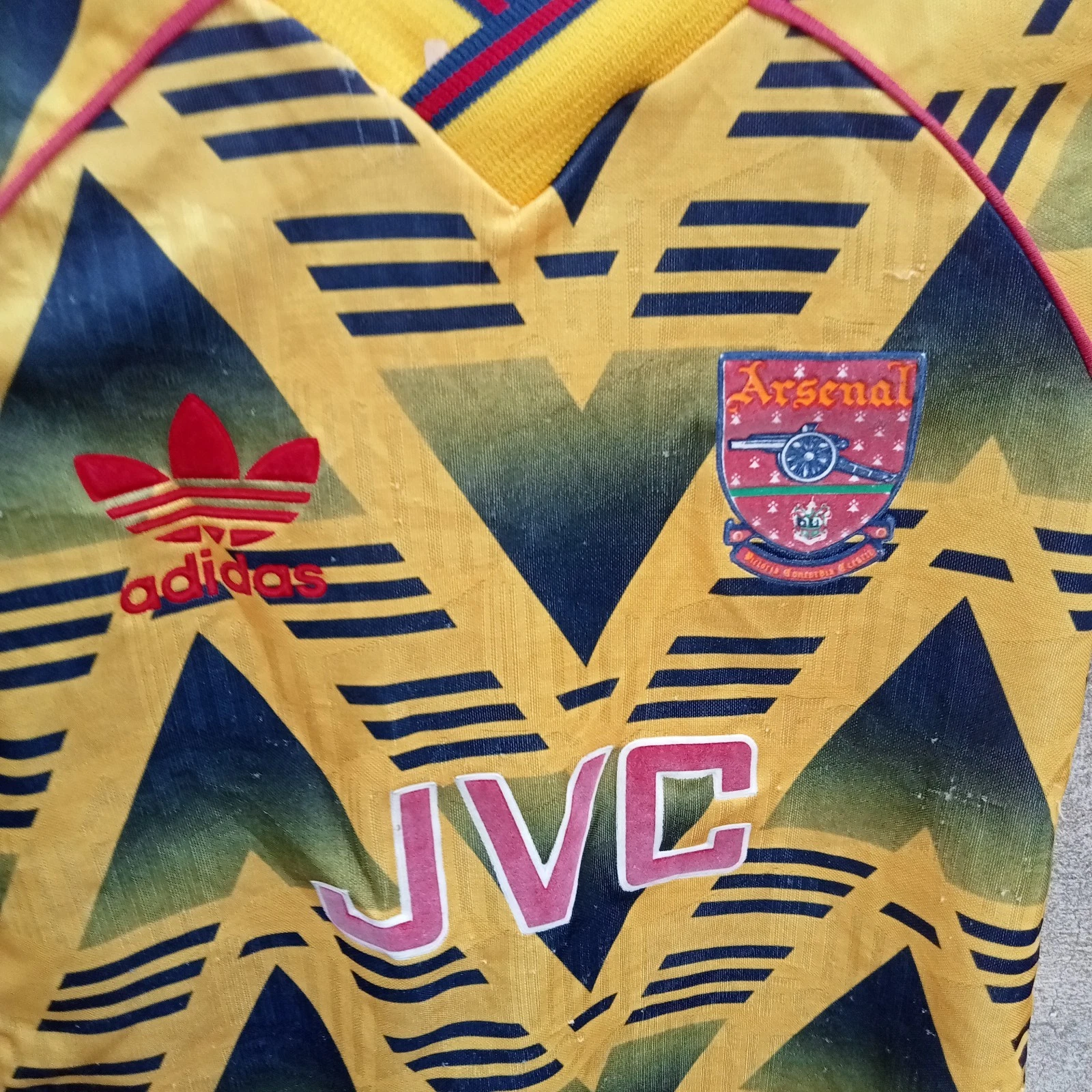 Arsenal 1991-93 away bruised banana football shirt / jersey. small boys - Image 2