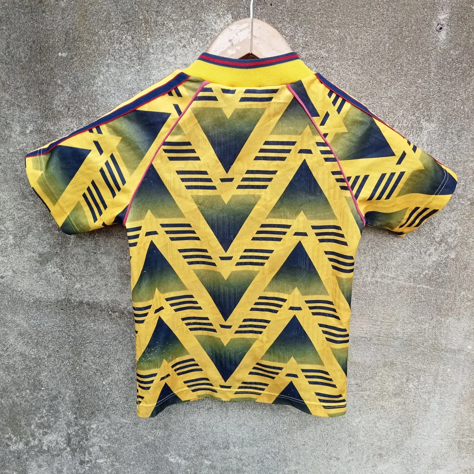 Arsenal 1991-93 away bruised banana football shirt / jersey. small boys - Image 6