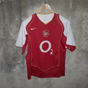 Arsenal 2004-05 home football shirt / jersey. Medium mens.