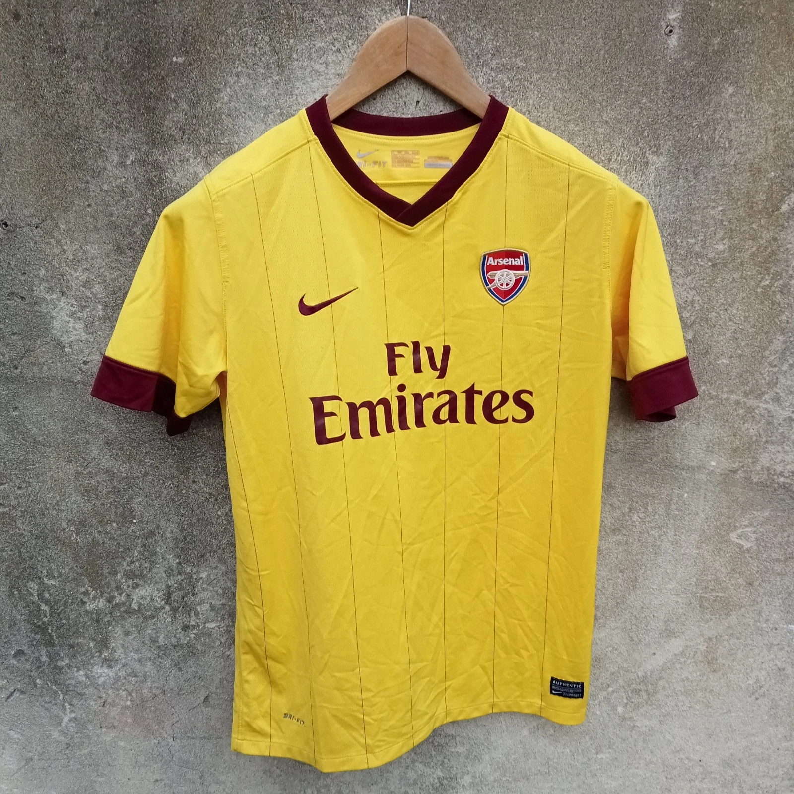 Arsenal 2010-11 away football shirt / jersey. xl boys. 14-15 years. Chamakh 29