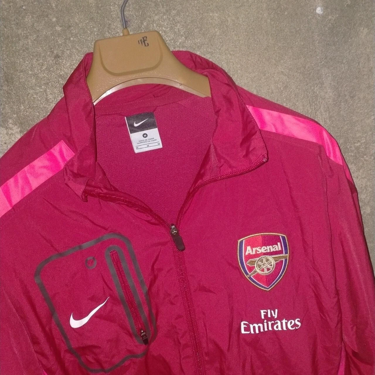 Arsenal red training waterproof football track jacket/ jersey. Medium mens. - Image 2
