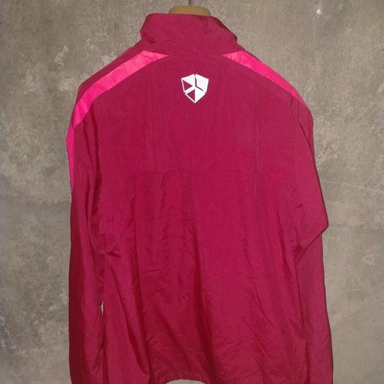 Arsenal red training waterproof football track jacket/ jersey. Medium mens. - Image 3