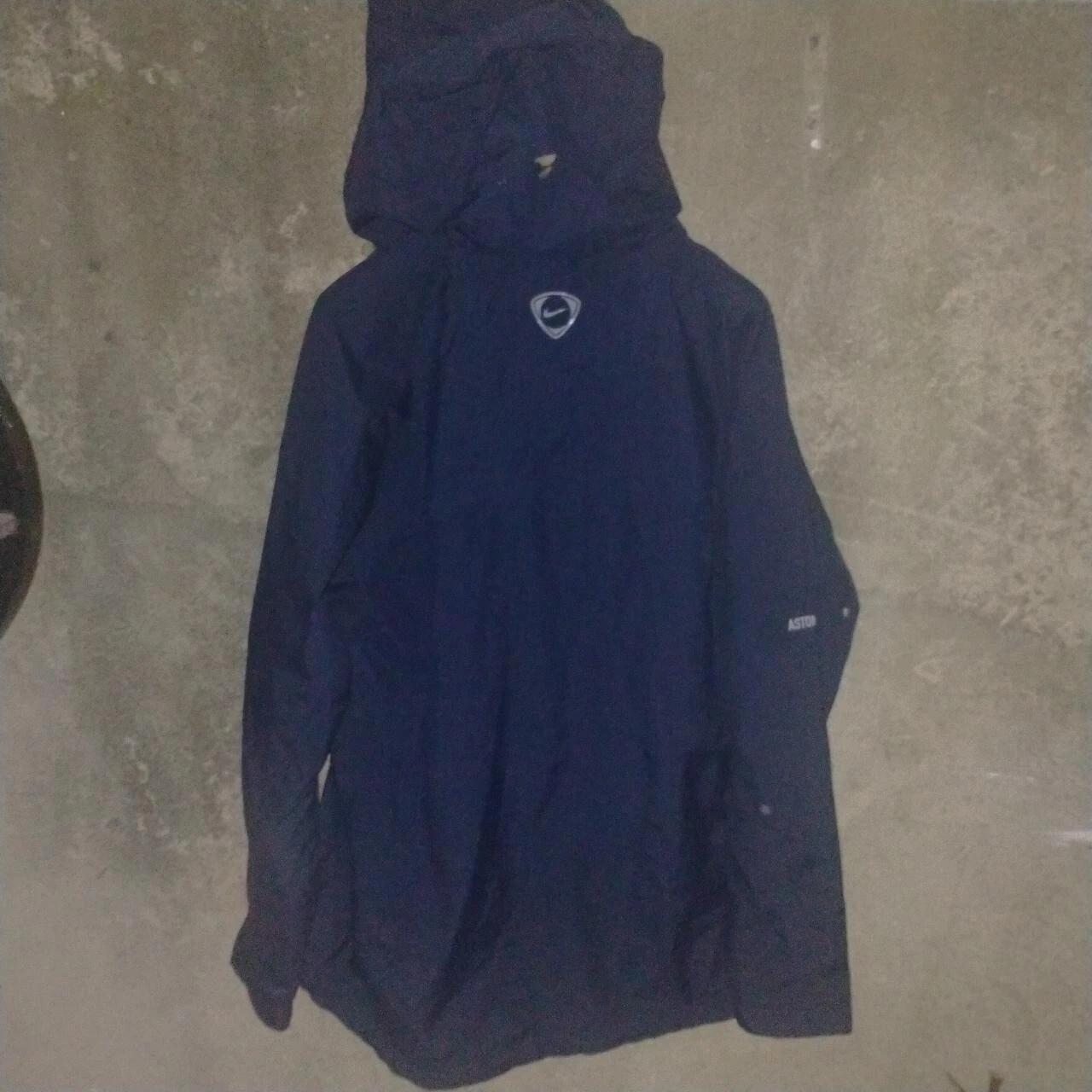 Aston Villa Nike player issue waterproof training sweatshirt football jacket - Image 3