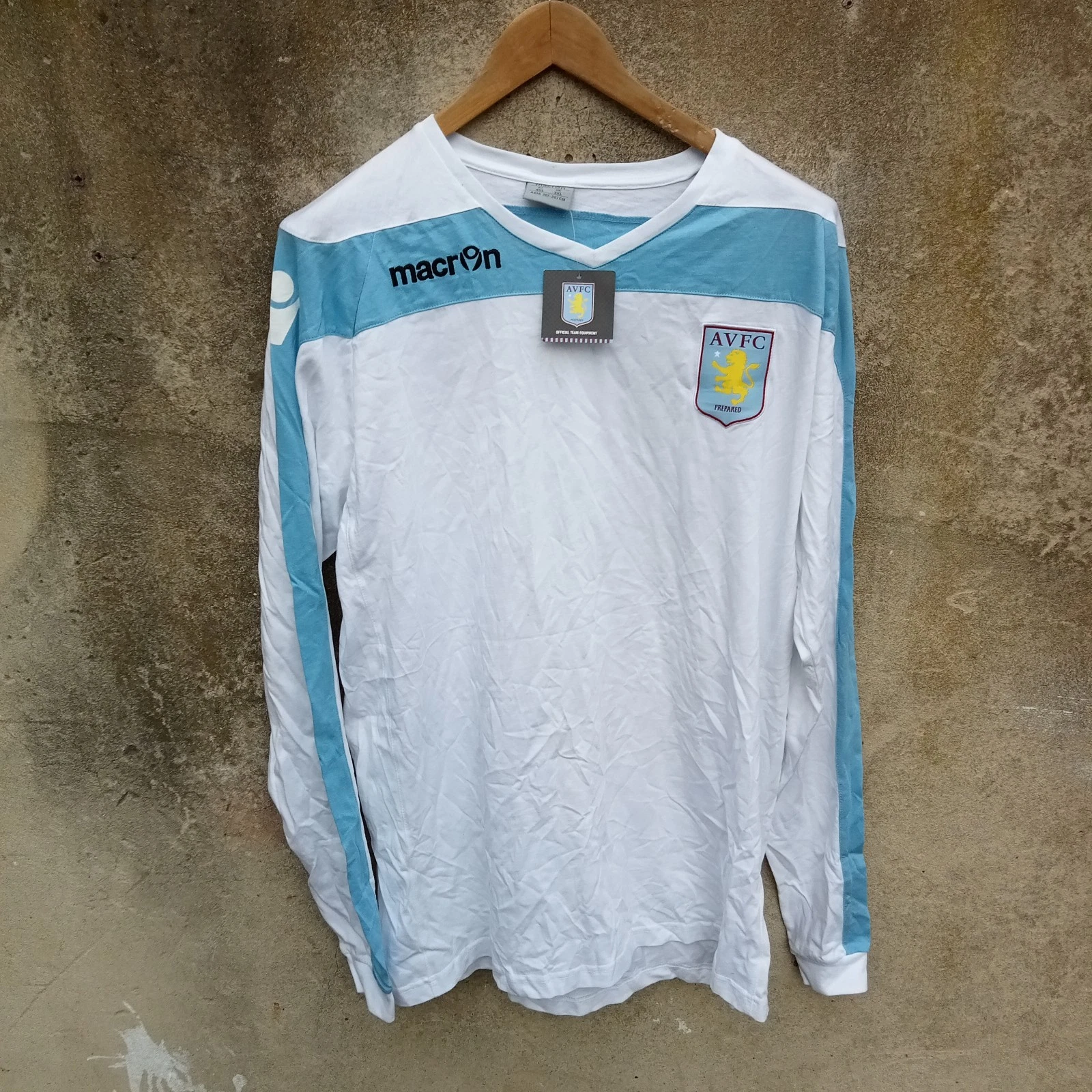 Aston Villa long sleeves football tshirt / jersey. mens XXXL bnwt