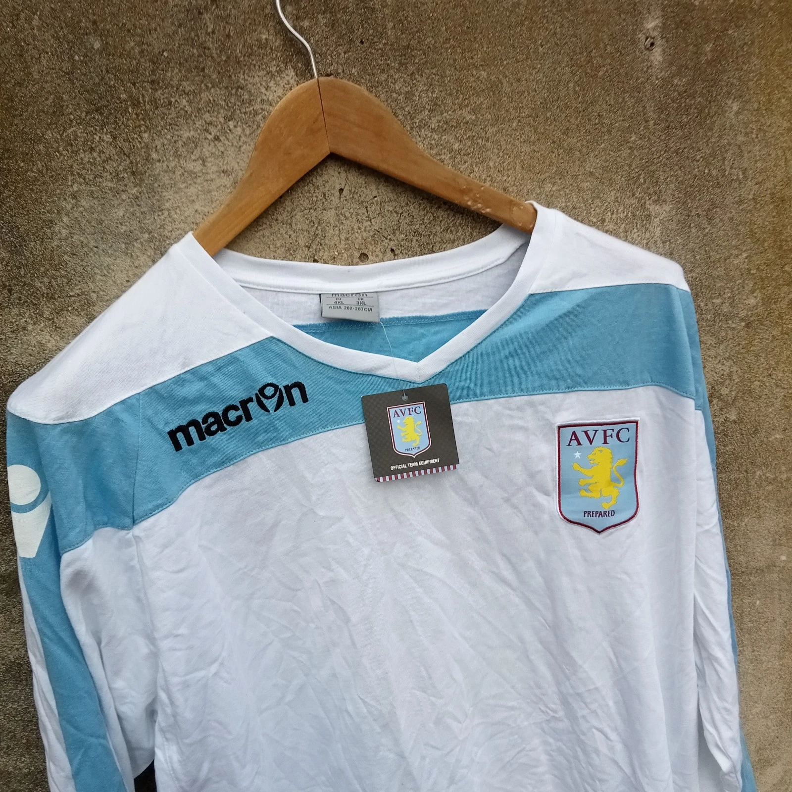 Aston Villa long sleeves football tshirt / jersey. mens XXXL bnwt - Image 2