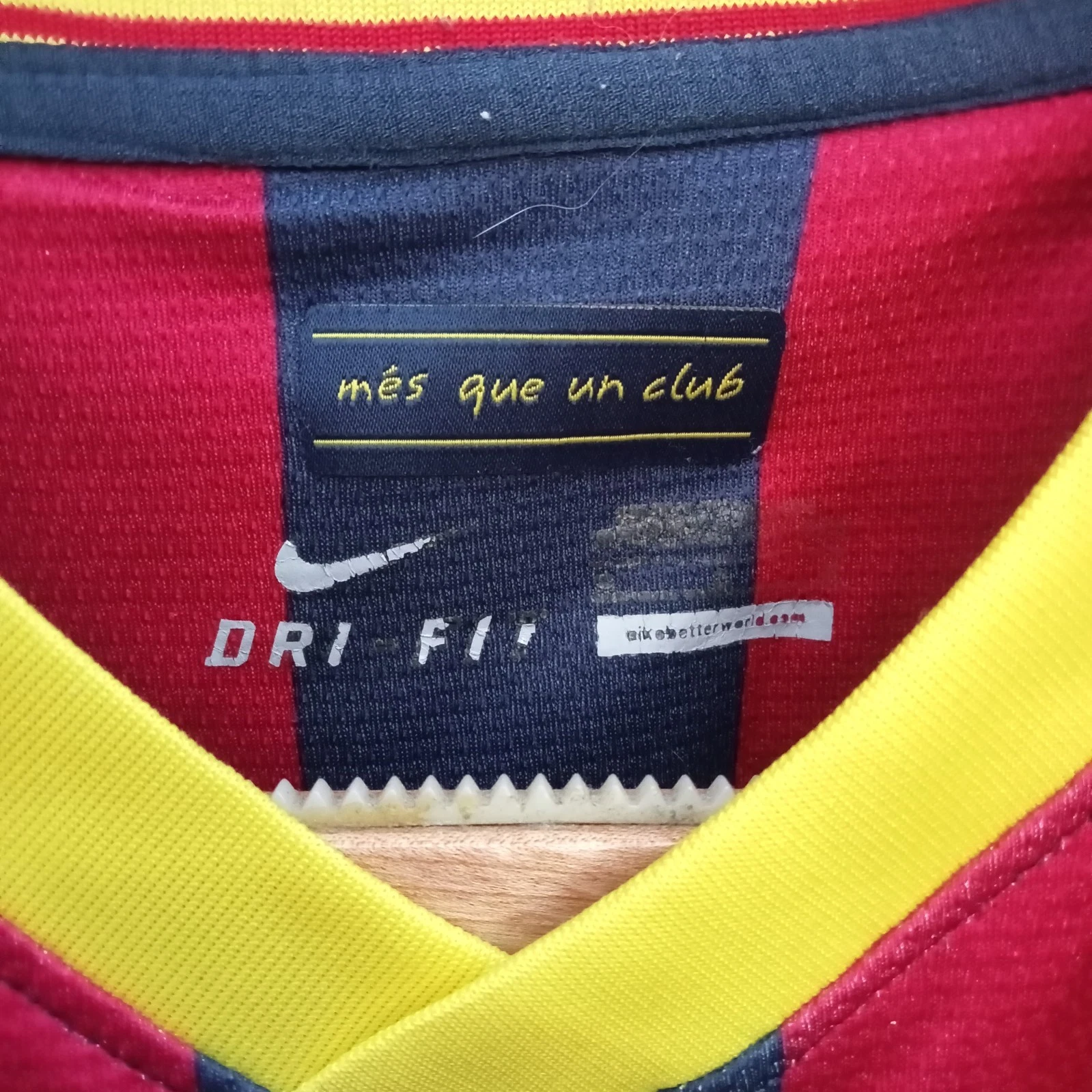 Barcelona 2013-14 player spec Home football shirt | jersey, Mens Small NEYMAR JR - Image 4