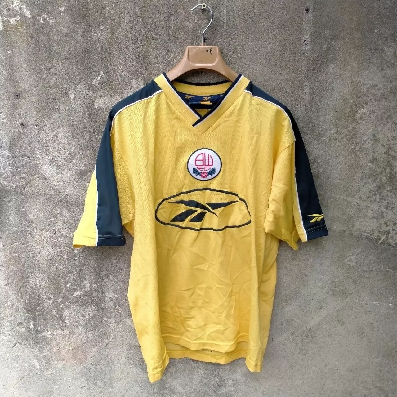 Bolton Wanderers 1998-2000 away football shirt / jersey. Medium mens. Mark Fish - Image 2