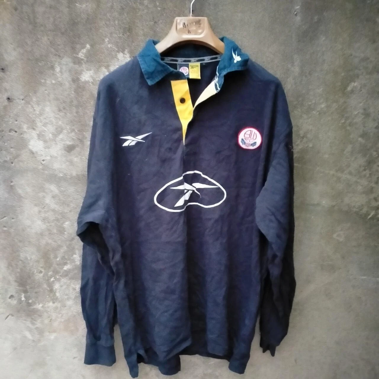 Bolton Wanderers 90s rugby football shirt / jersey. XL mens. Warm up, training.