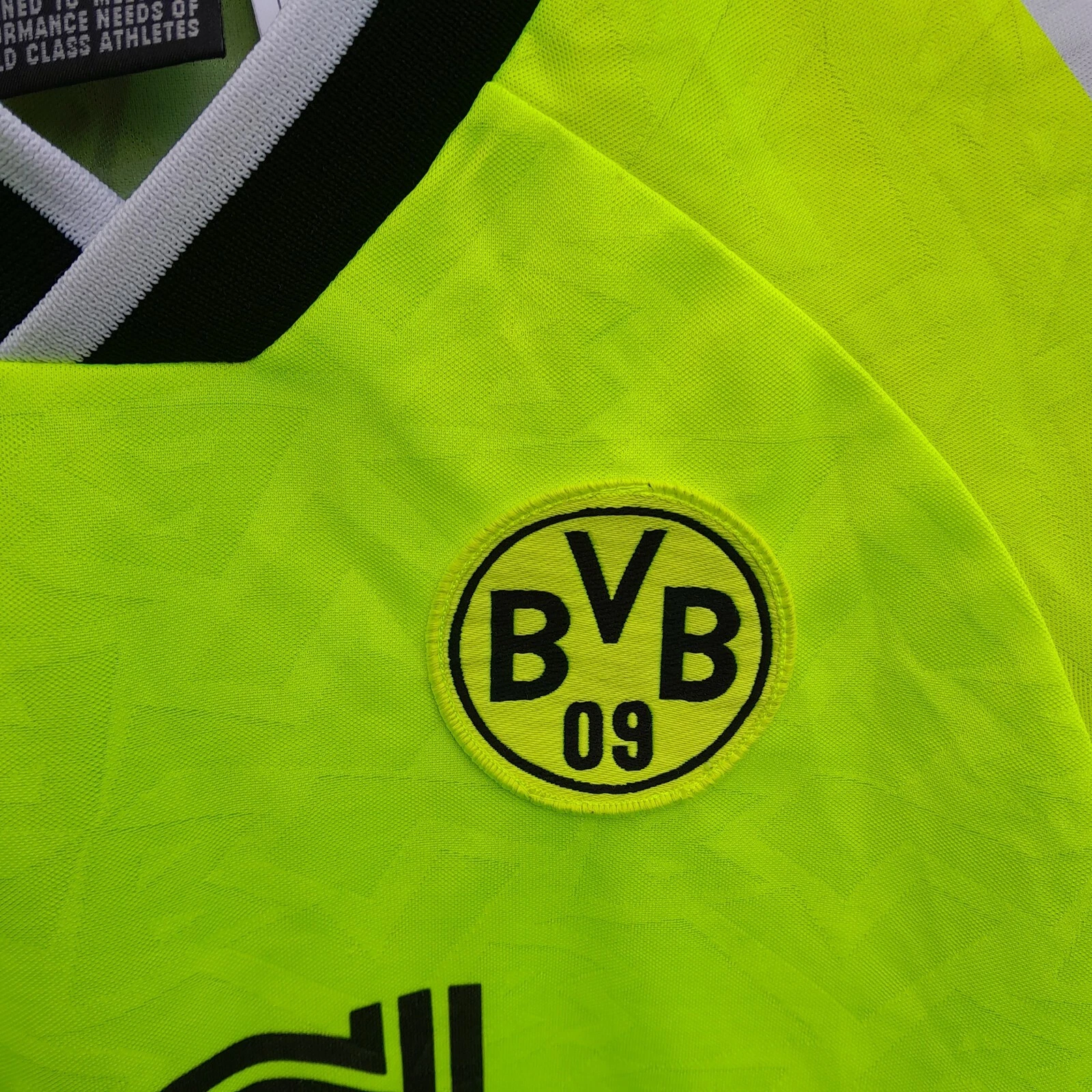 Borussia Dortmund 1995-96 home football shirt/ jersey. Small mens Signed - Image 3