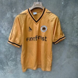 Boston United 2003-04 home football shirt / jersey. Small mens Paulas Benara