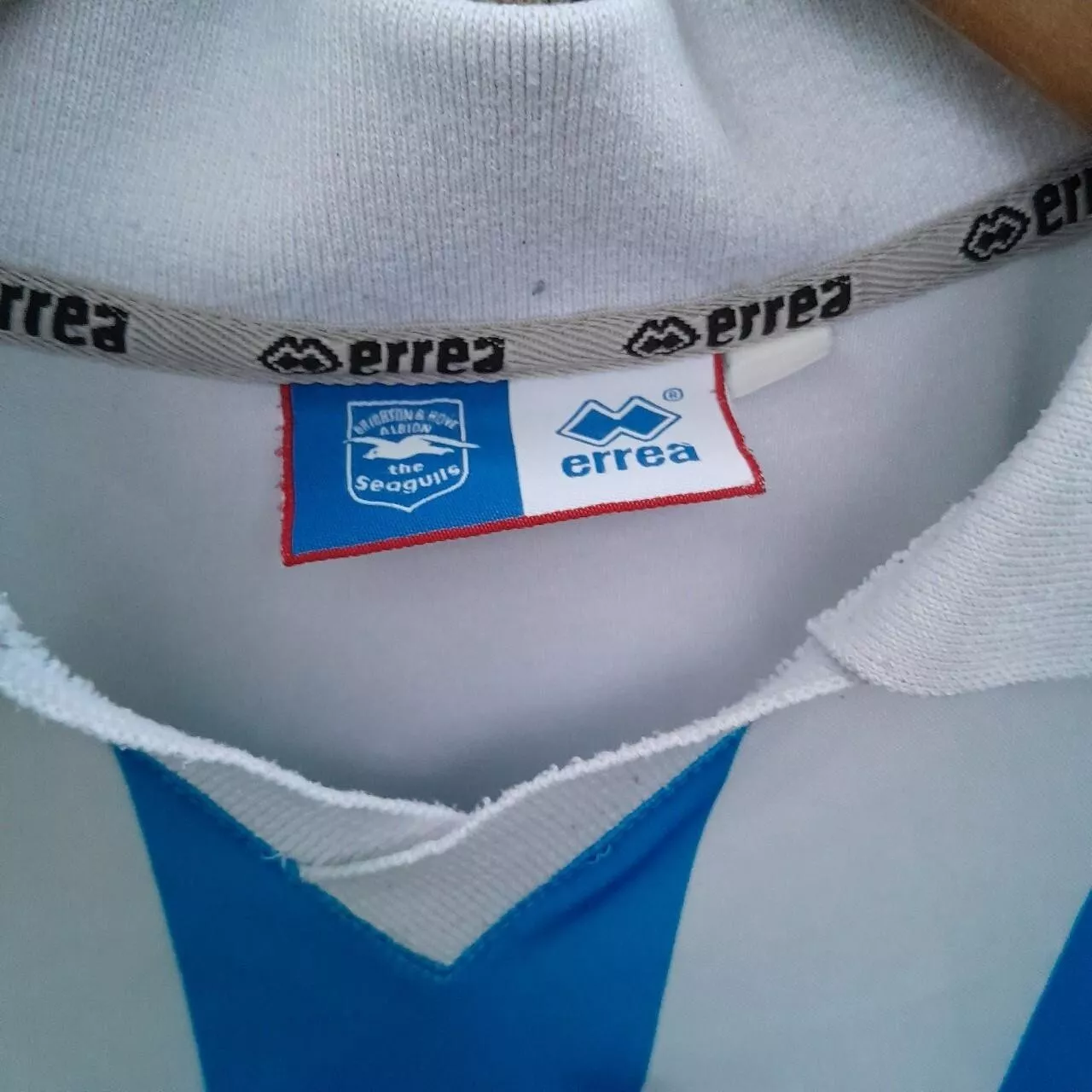 Brighton & Hove Albion 2004-06 home football shirt / jersey. XL mens. - Image 4