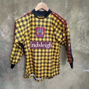 Burnley 1997-98 goalkeeper football shirt / jersey. Small mens. Long sleeves.