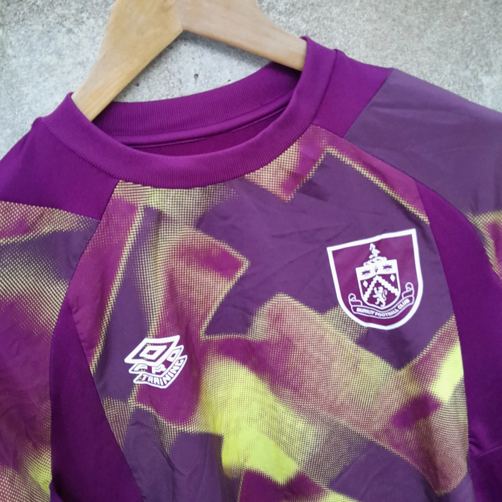 Burnley training football shirt / jersey. Medium mens. Long sleeves - Image 2