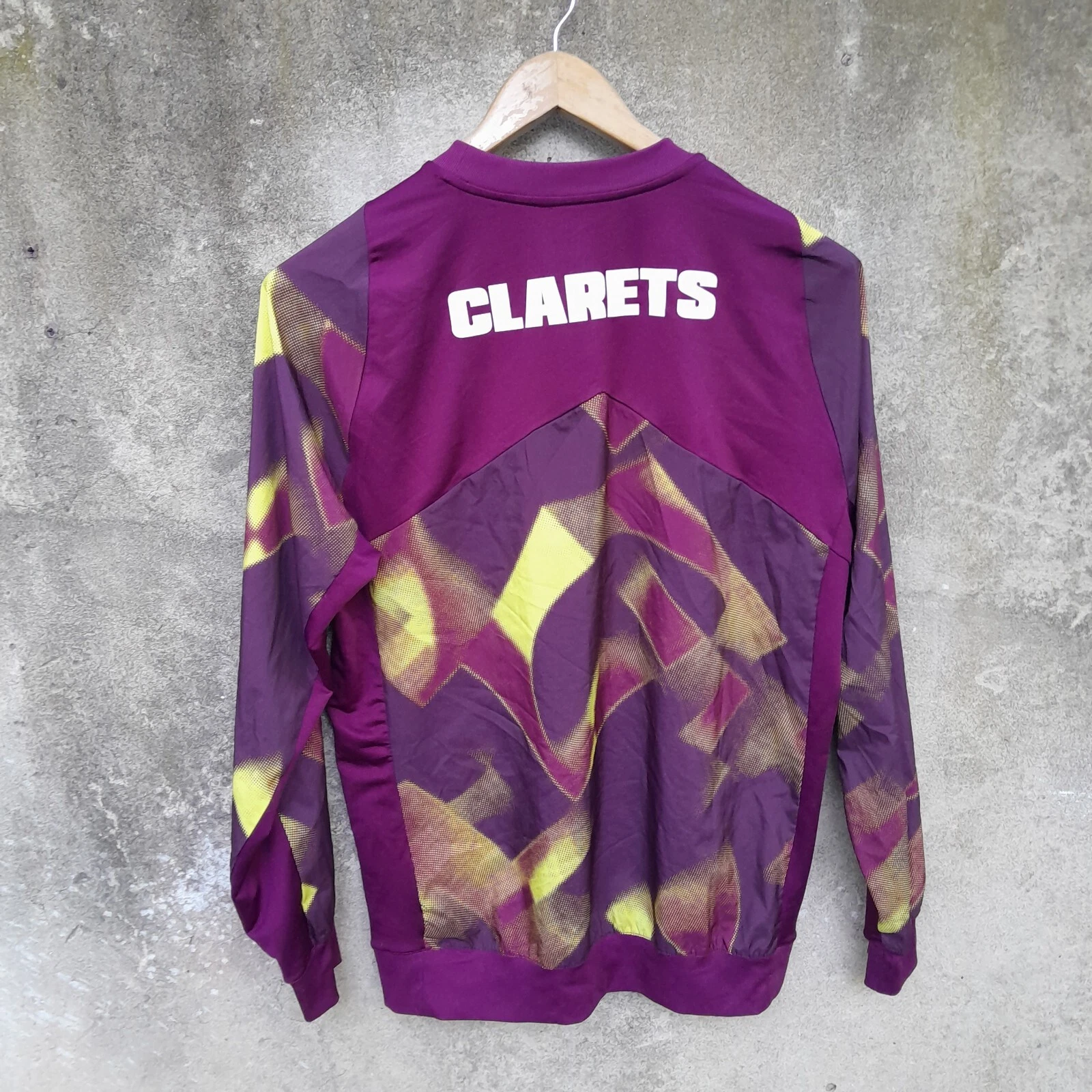 Burnley training football shirt / jersey. Medium mens. Long sleeves - Image 5