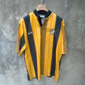 Cambridge United 1993-95 home football shirt/ jersey. Small mens