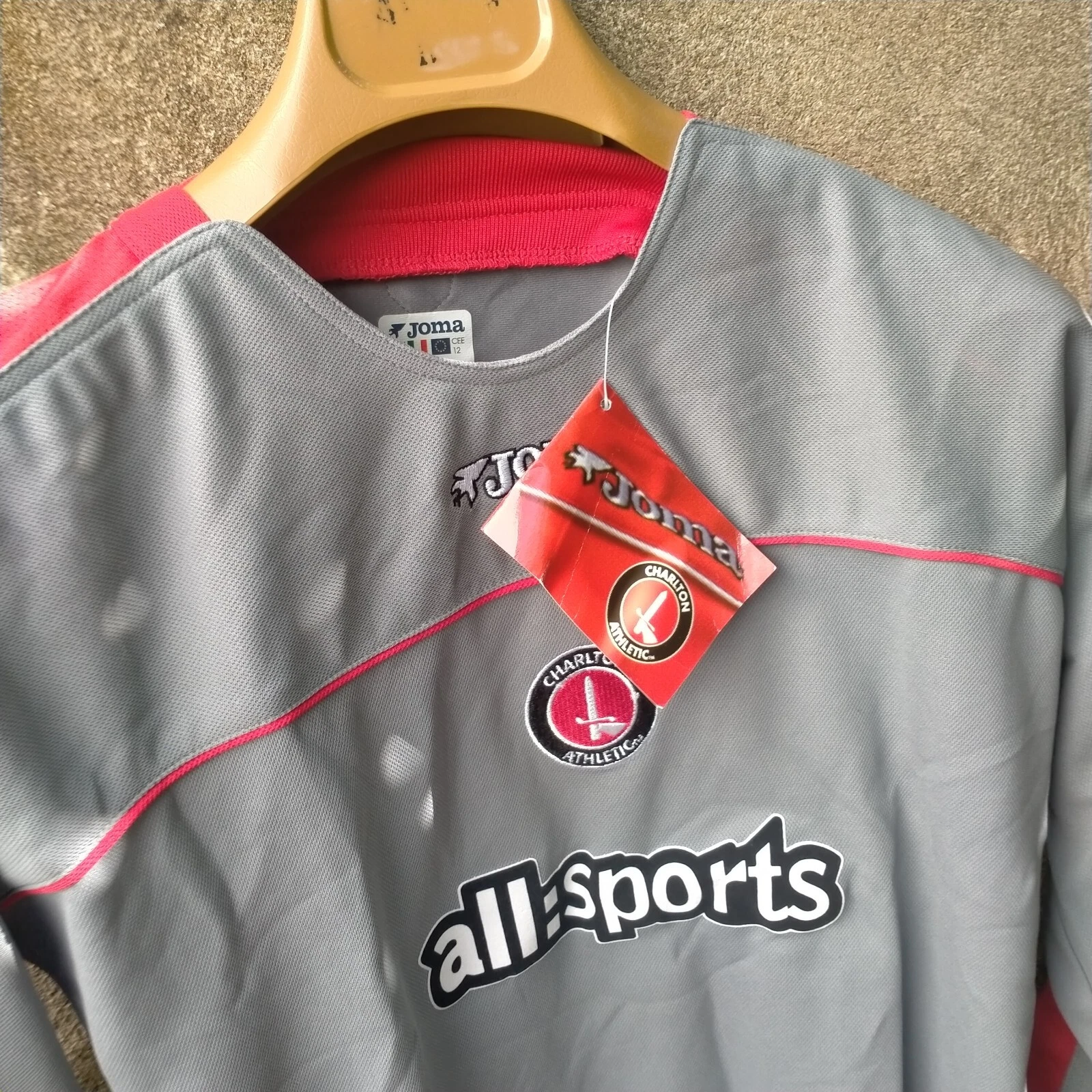 Charlton Athletic 2004-05 goalkeeper football shirt / jersey. Medium boys. Bnwt - Image 2