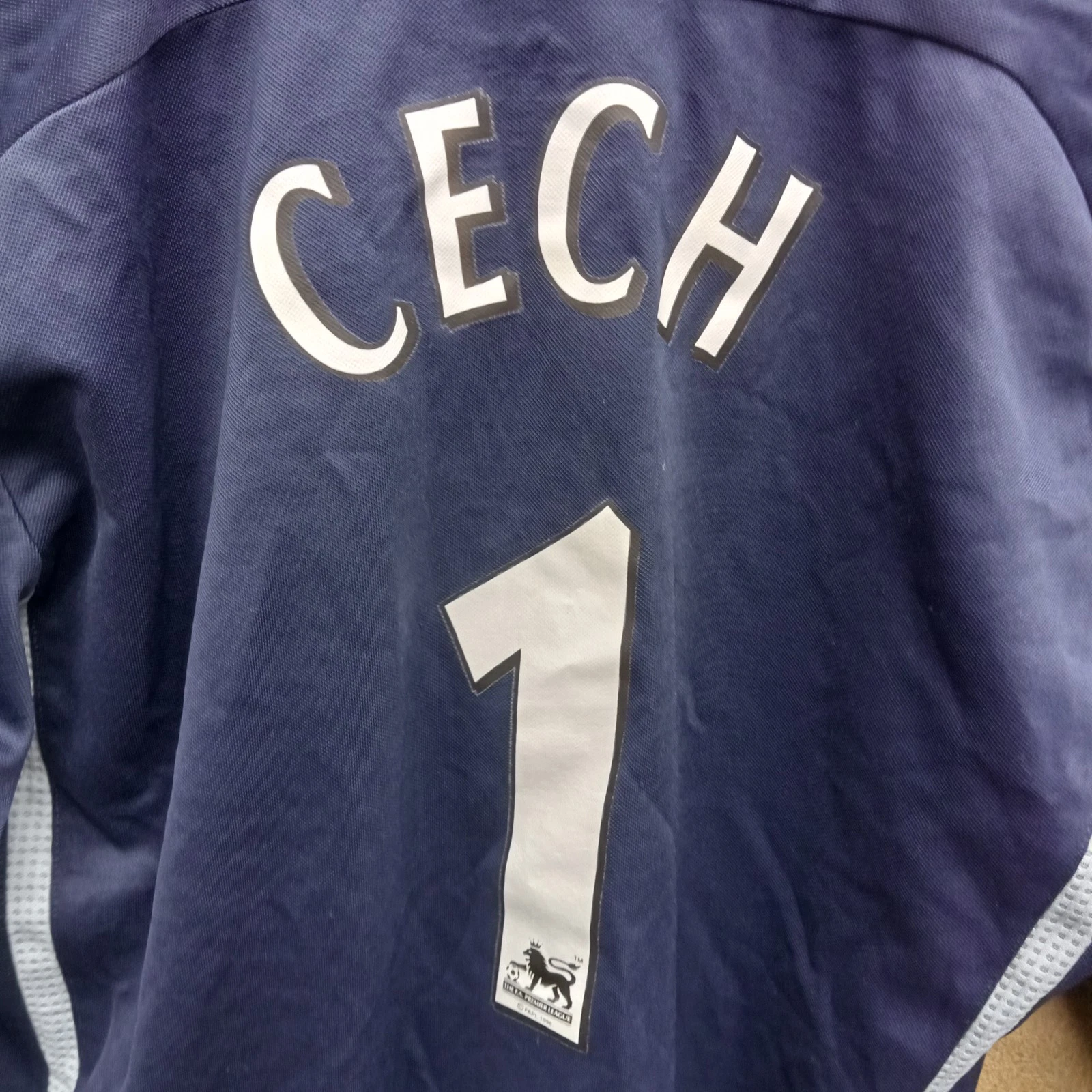 Chelsea 2006-07 goalkeeper football shirt | jersey, Boys large CECH 1 - Image 6