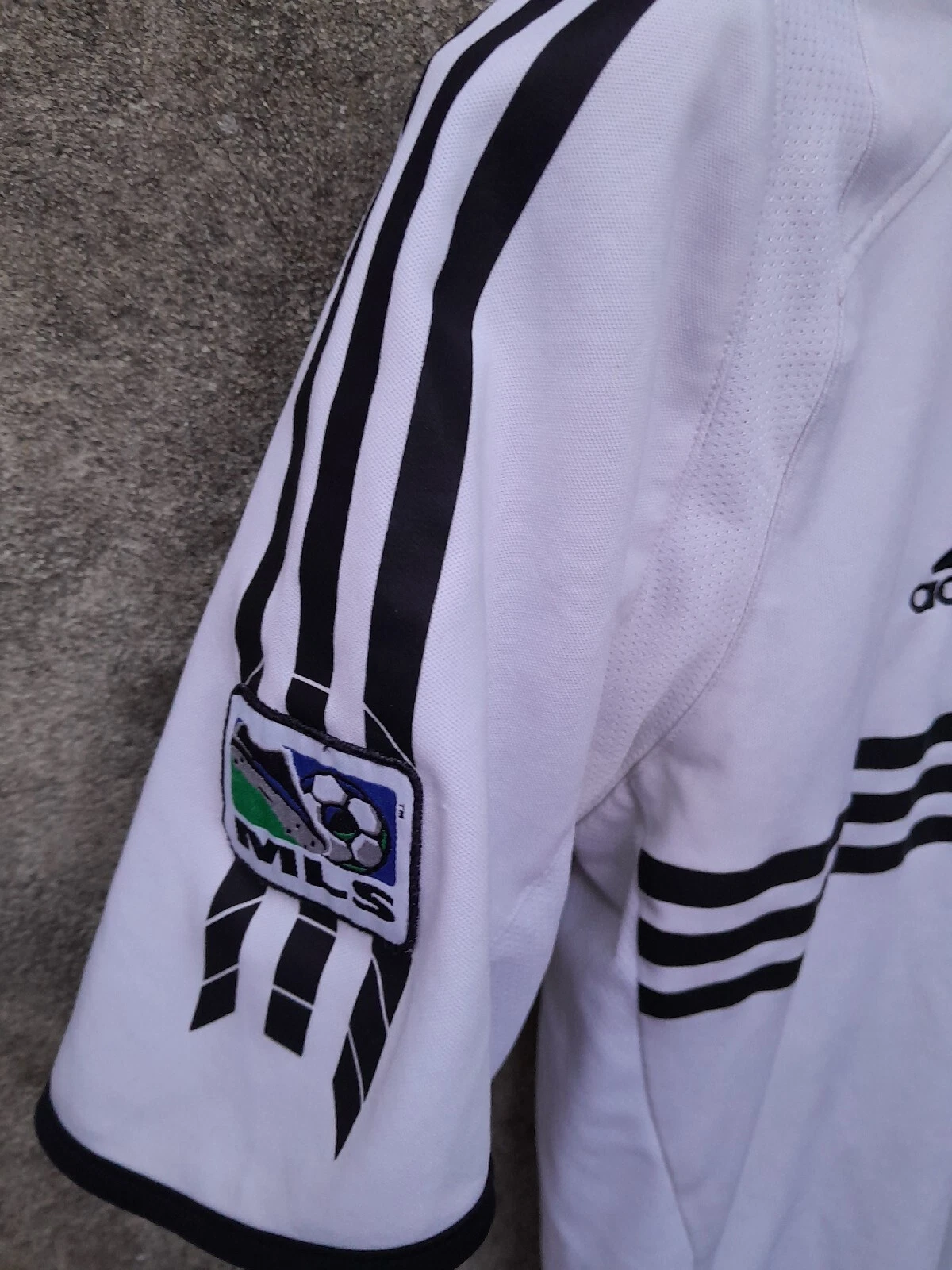 DC United 2005 away football shirt / jersey. Small mens. - Image 2