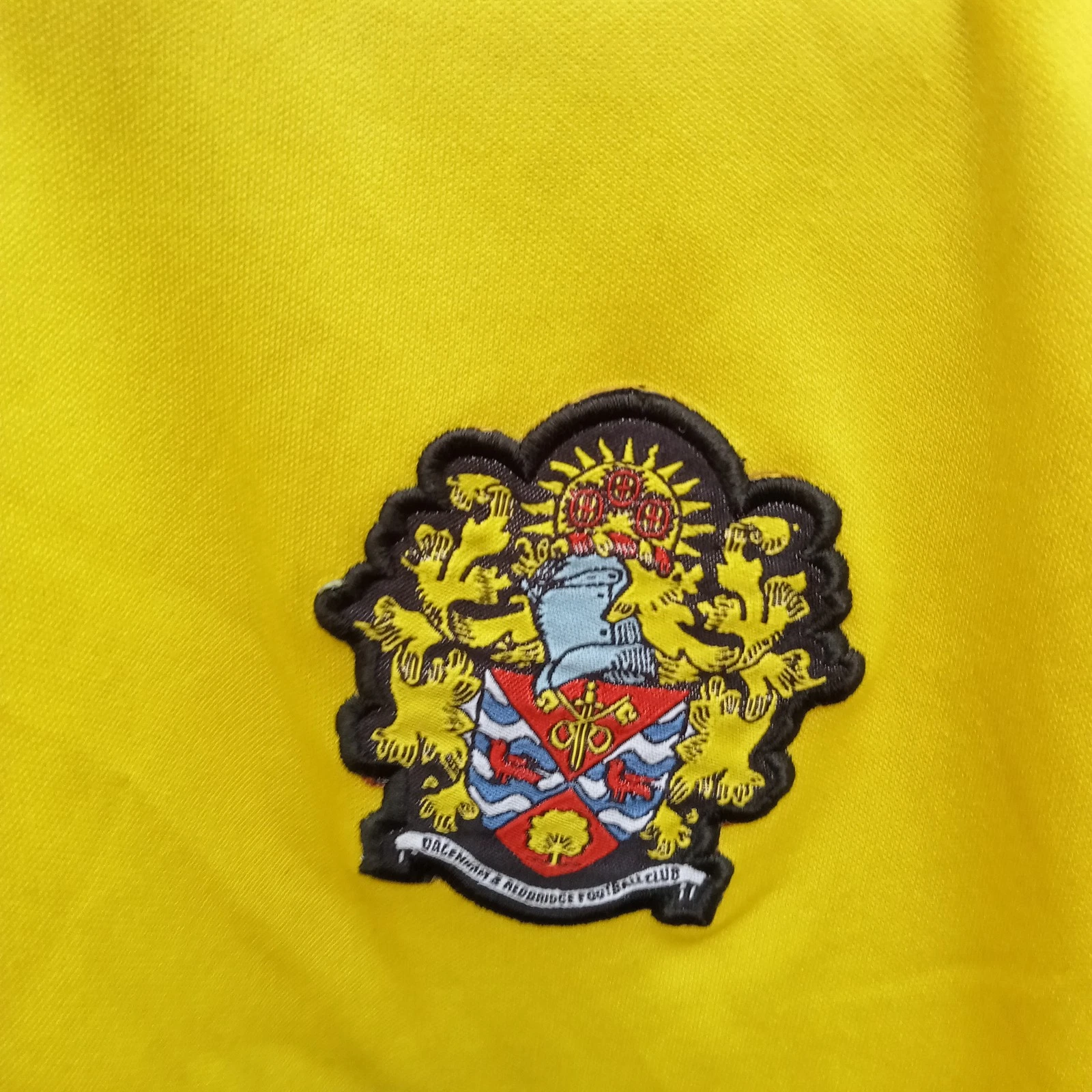 Dagenham & Redbridge 2008-10 away football shirt | jersey, Boys Medium - Image 3