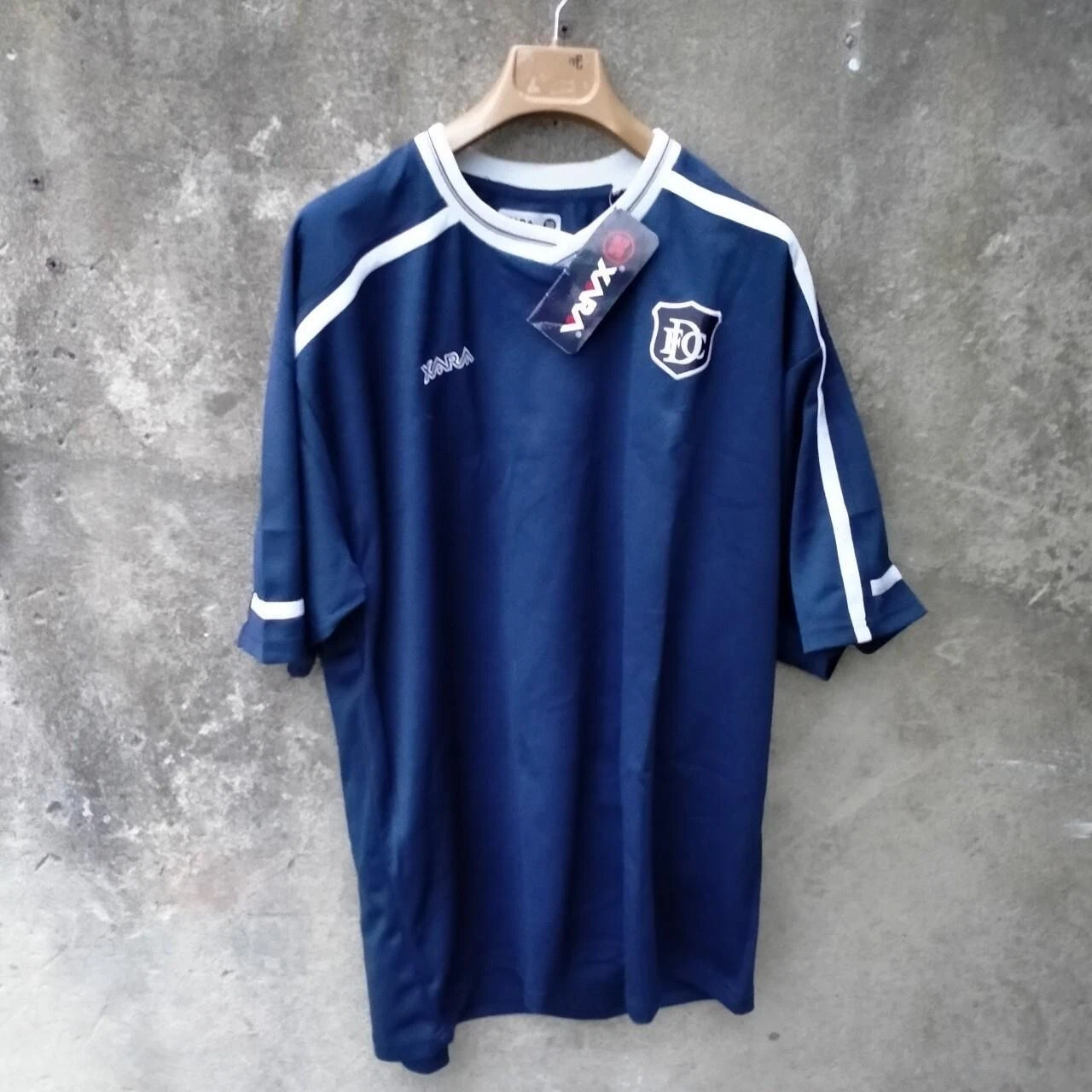 Dundee FC 2002 training football shirt / jersey. XL mens bnwt