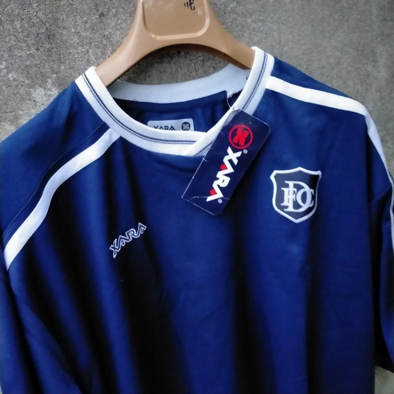 Dundee FC 2002 training football shirt / jersey. XL mens bnwt - Image 2