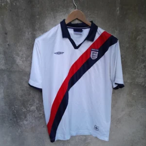 England 2002 White sash training football shirt / jersey. XL mens