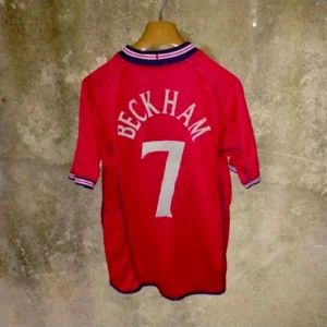 England 2002 away football shirt / jersey, medium mens. BECKHAM 7