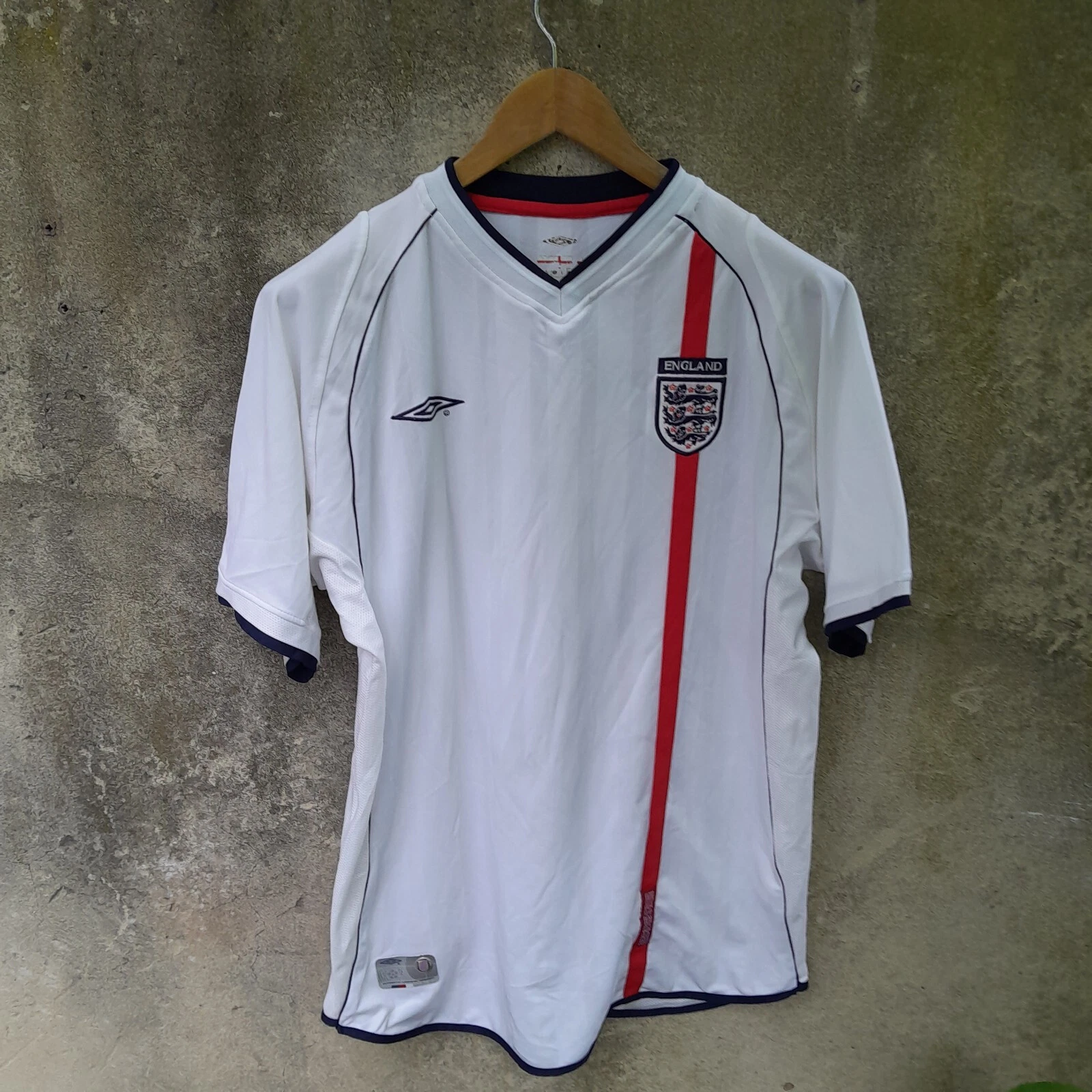 England 2002 home football shirt / jersey. XL mens. Genuine