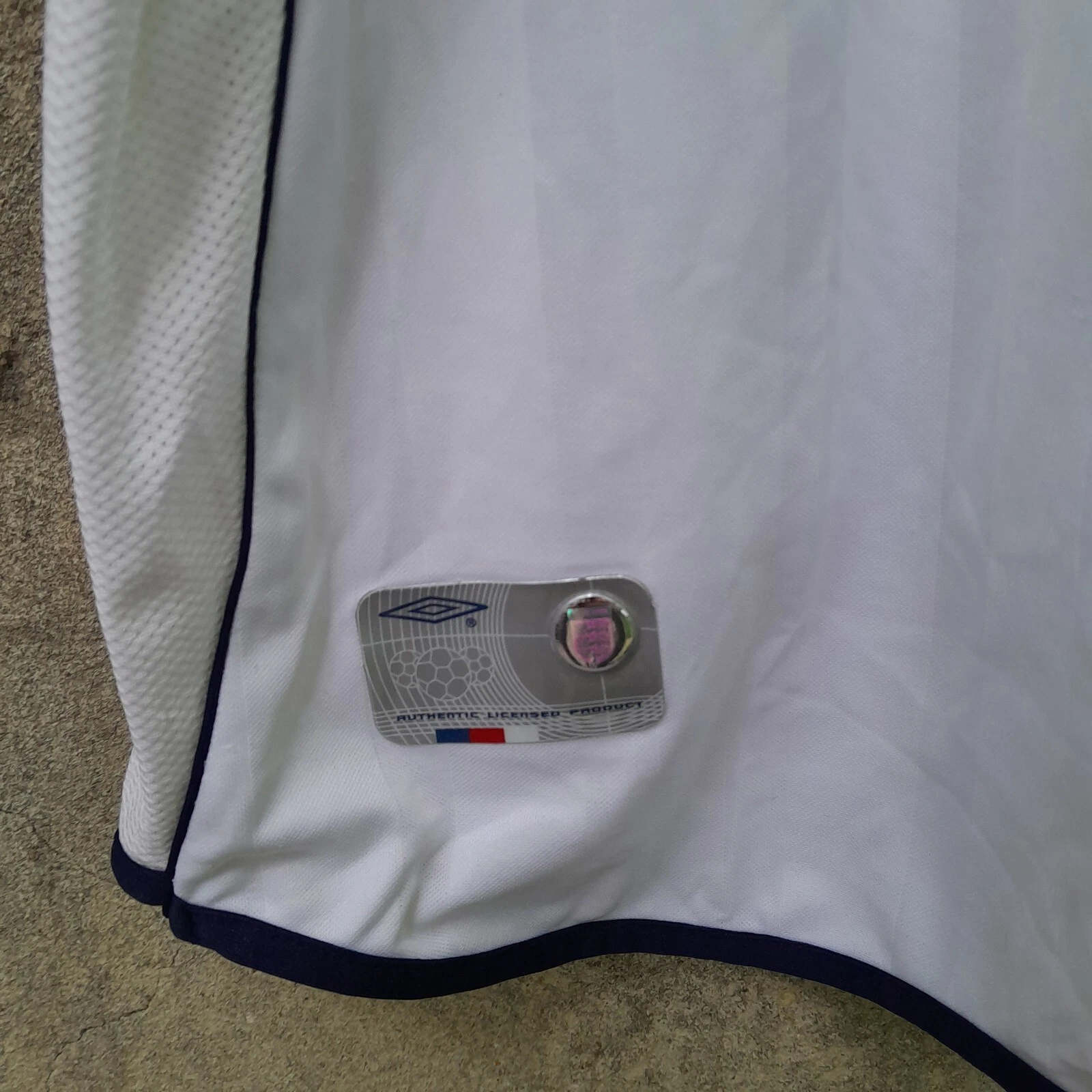 England 2002 home football shirt / jersey. XL mens. Genuine - Image 4