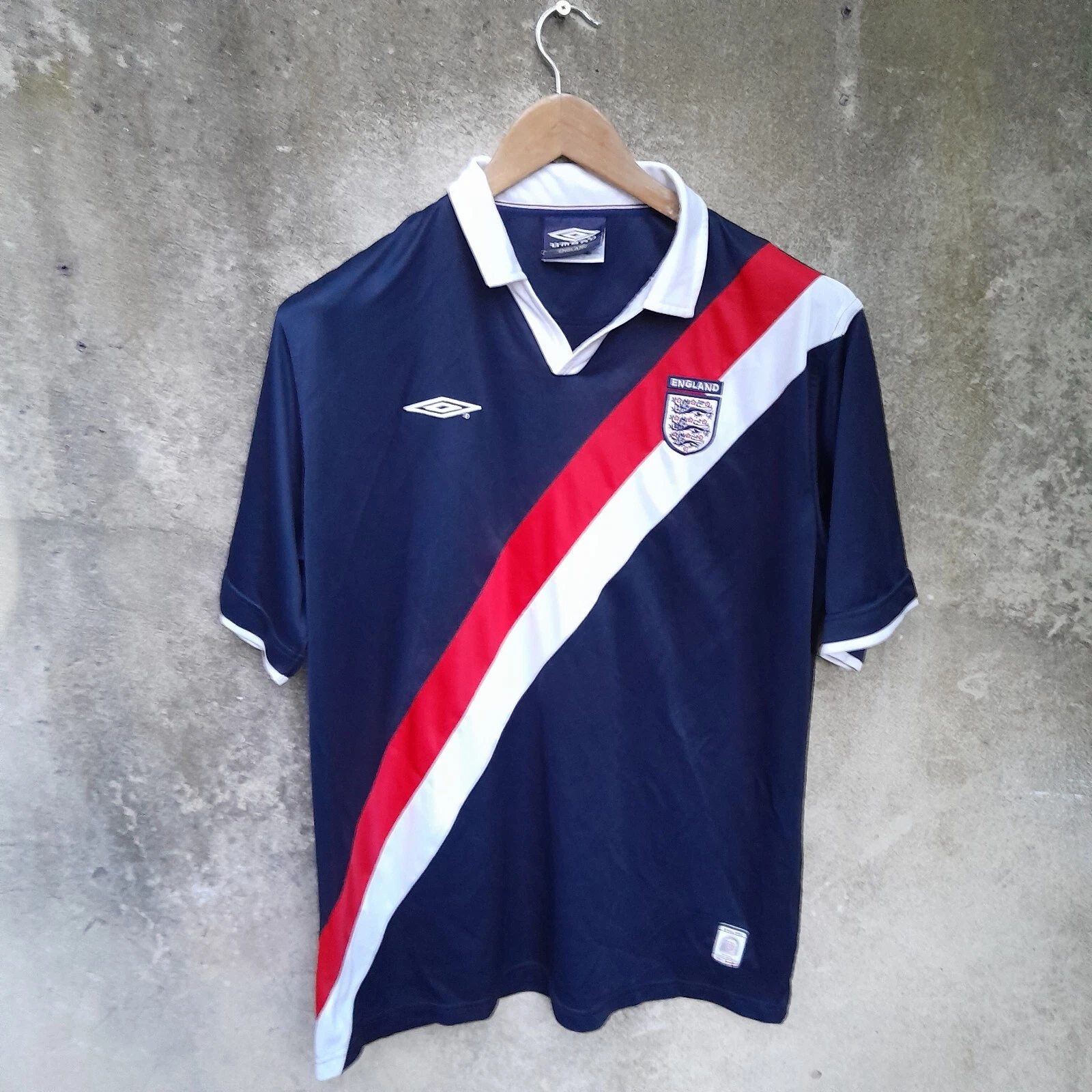 England 2002 navy sash training football shirt / jersey. XL mens