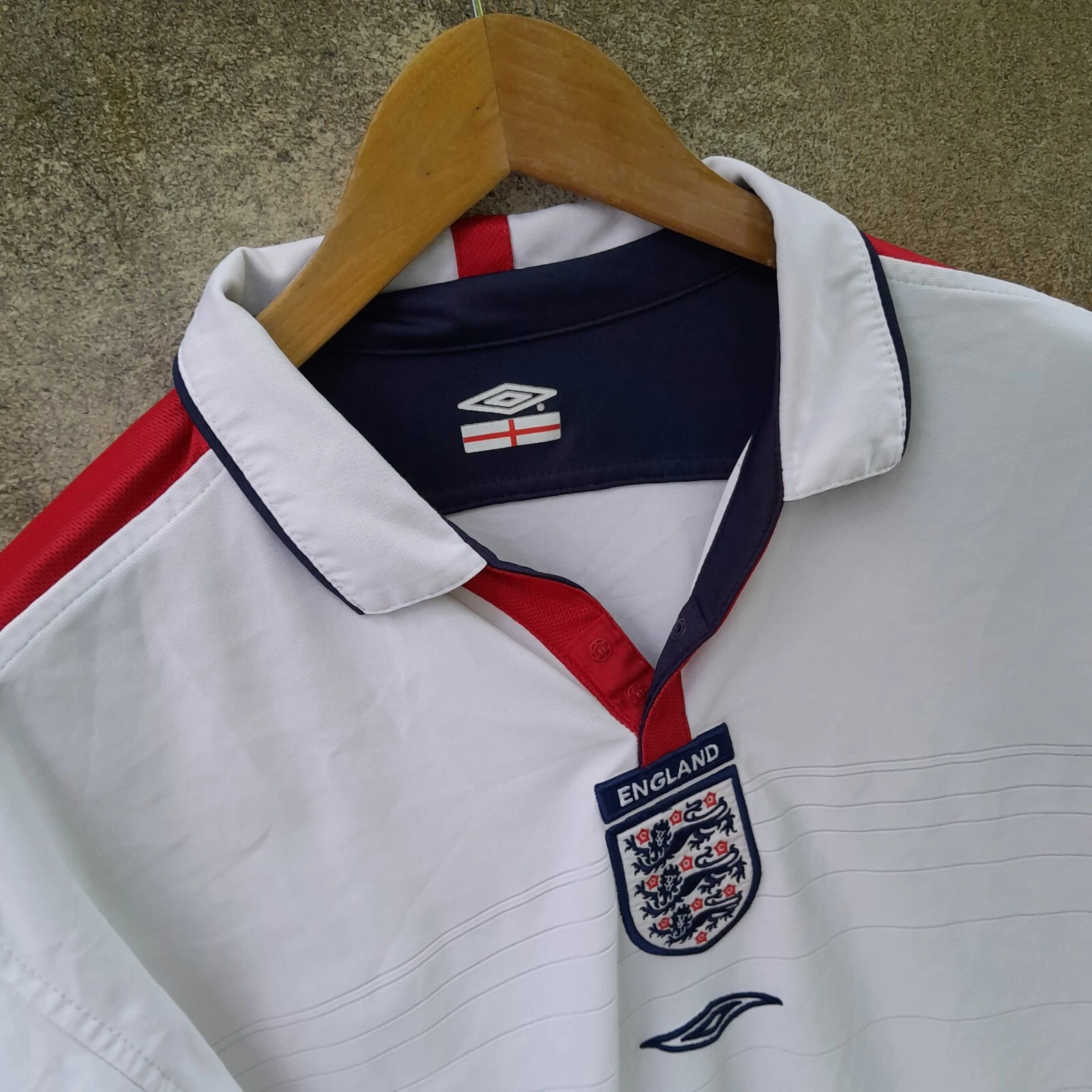 England 2004 home football shirt / jersey. Large Mens. Reversible 2003-05 - Image 2