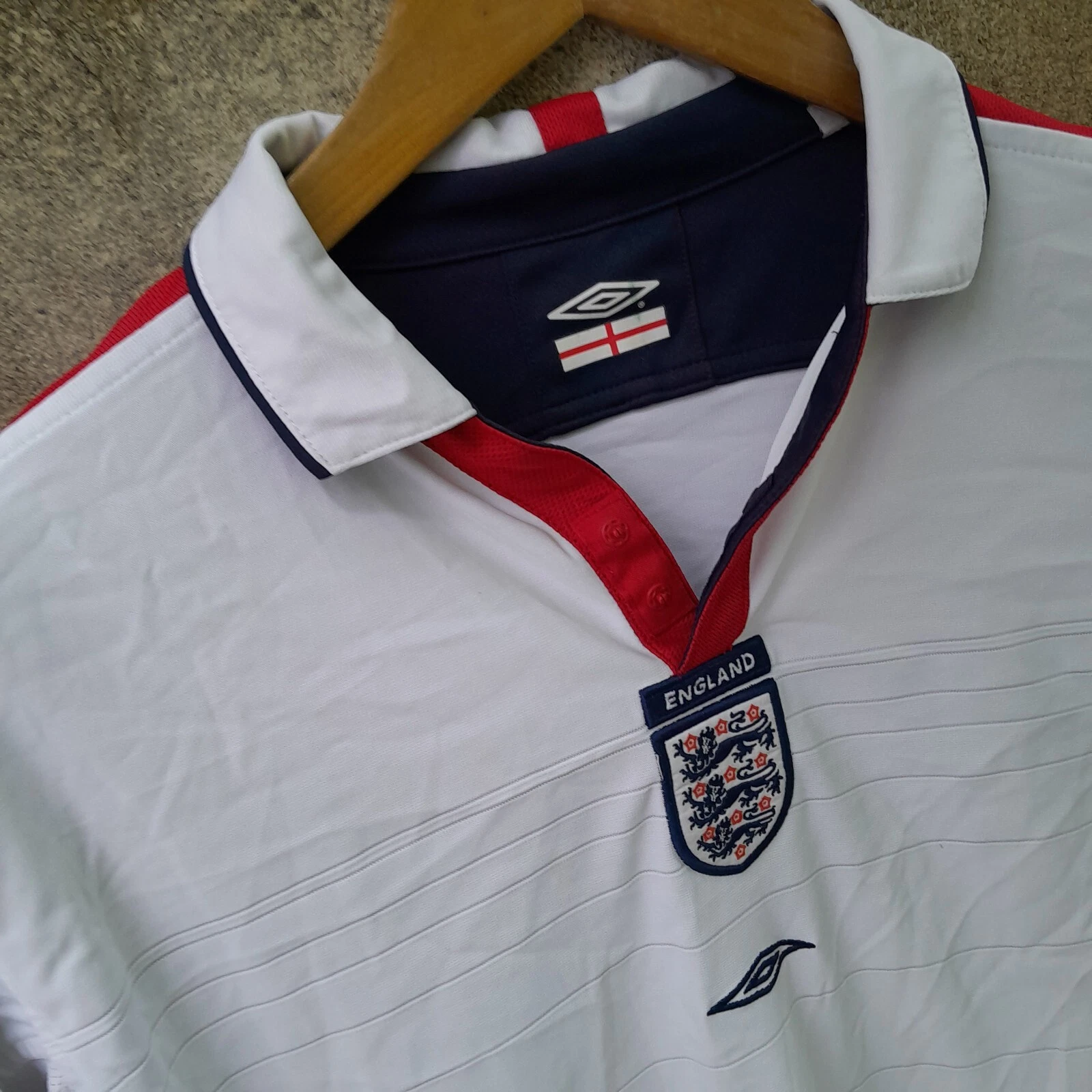 England 2004 home football shirt / jersey. Reversible 2003-05 . Long Sleeves - Image 2