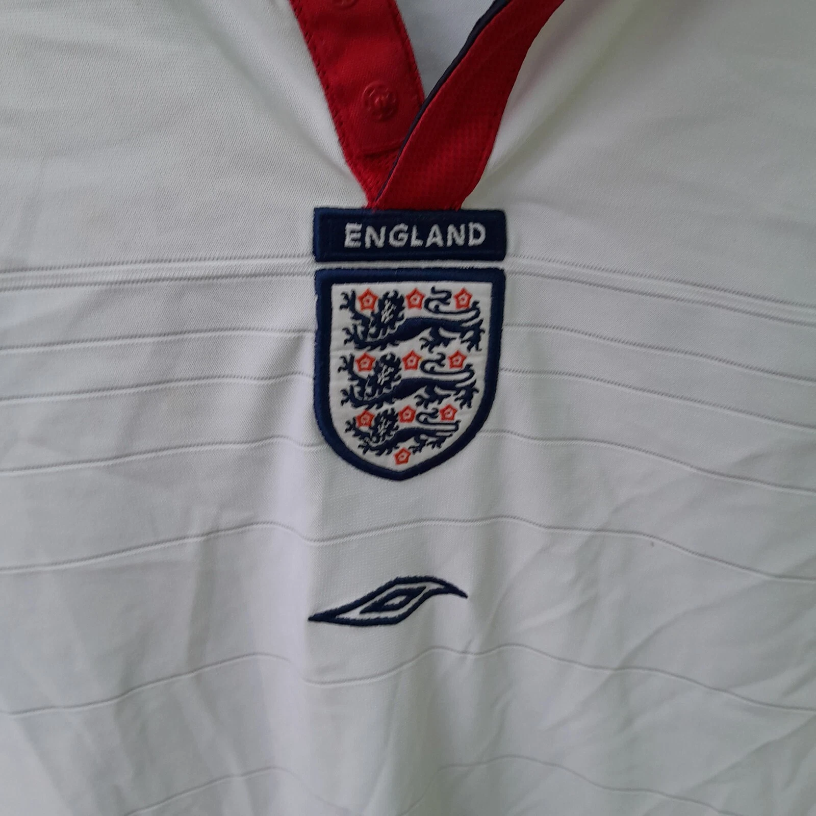 England 2004 home football shirt / jersey. Reversible 2003-05 . Long Sleeves - Image 3
