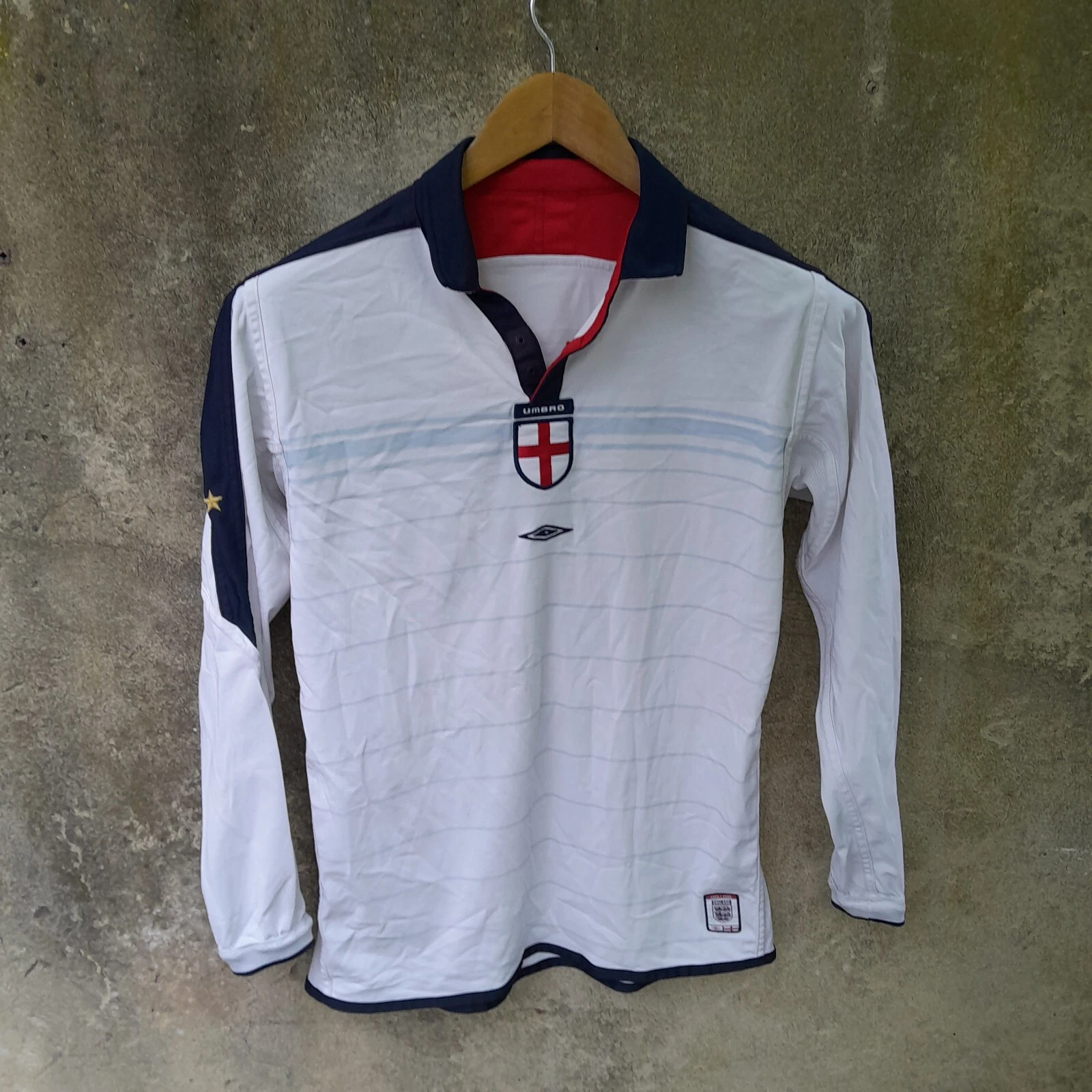 England 2004 home football shirt / jersey. Reversible 2003-05 . Long Sleeves - Image 6