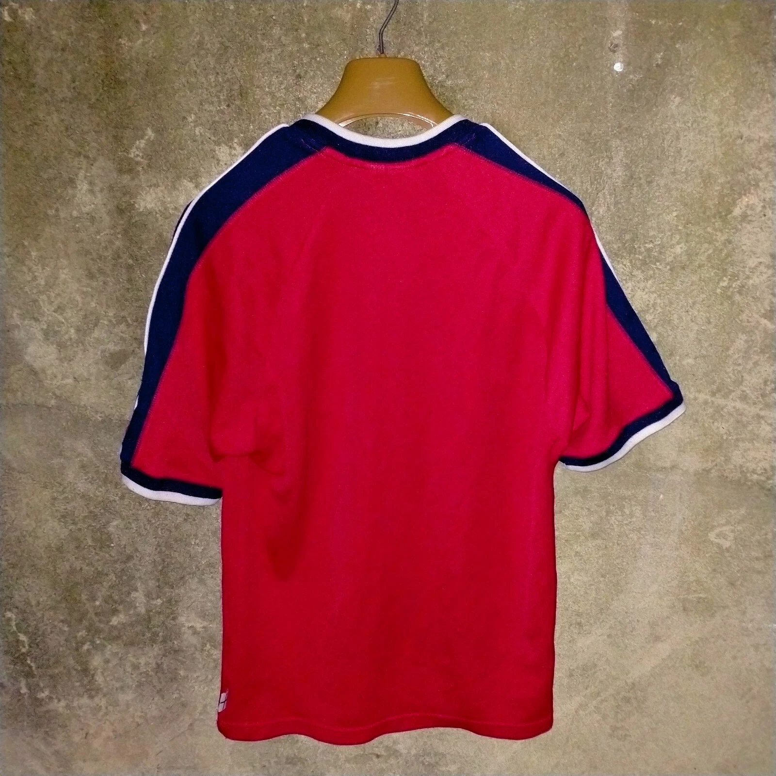 England 2004 training football shirt / jersey. Medium mens, umbro red - Image 3