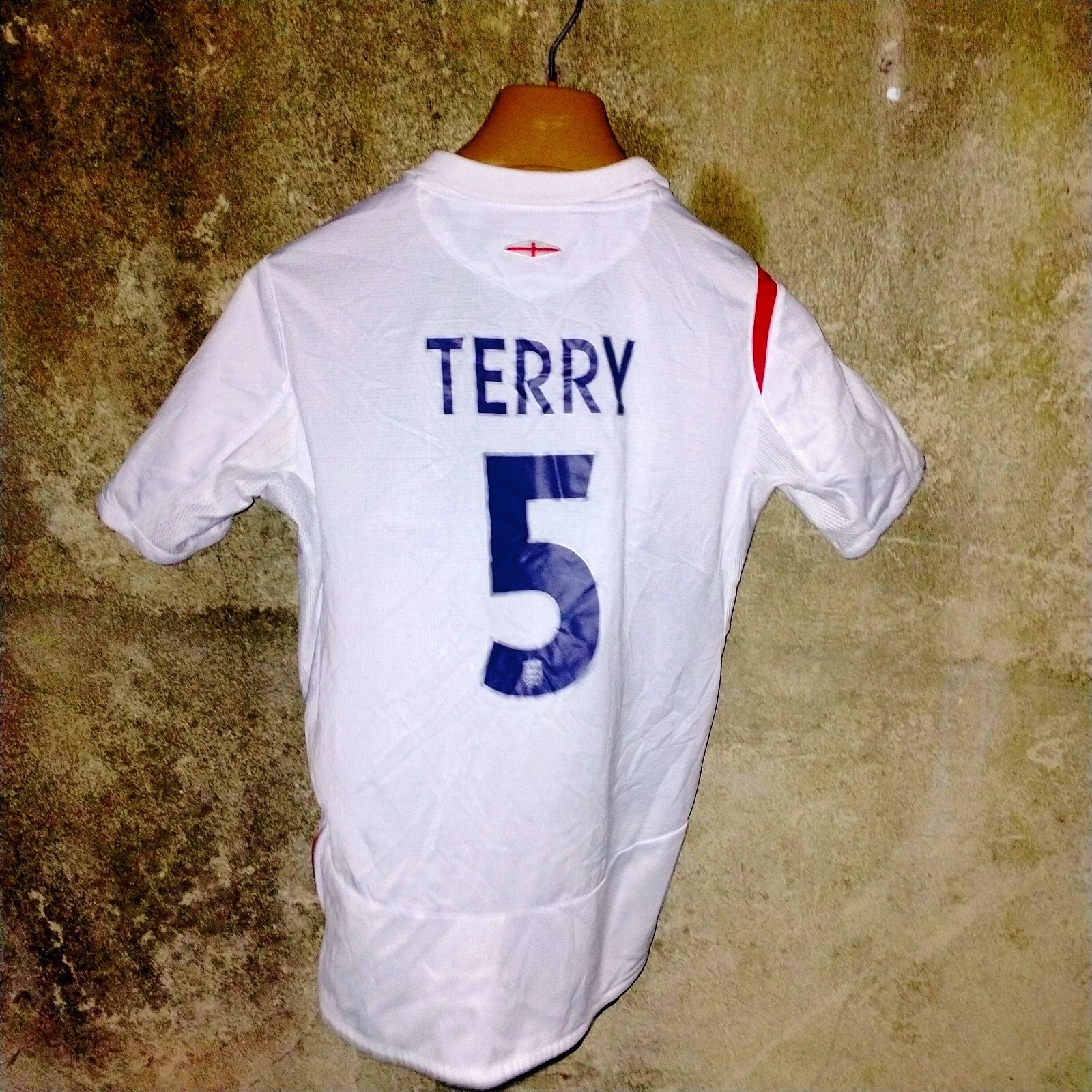 England 2006 home football shirt / jersey, medium boys. Terry 5 ladies