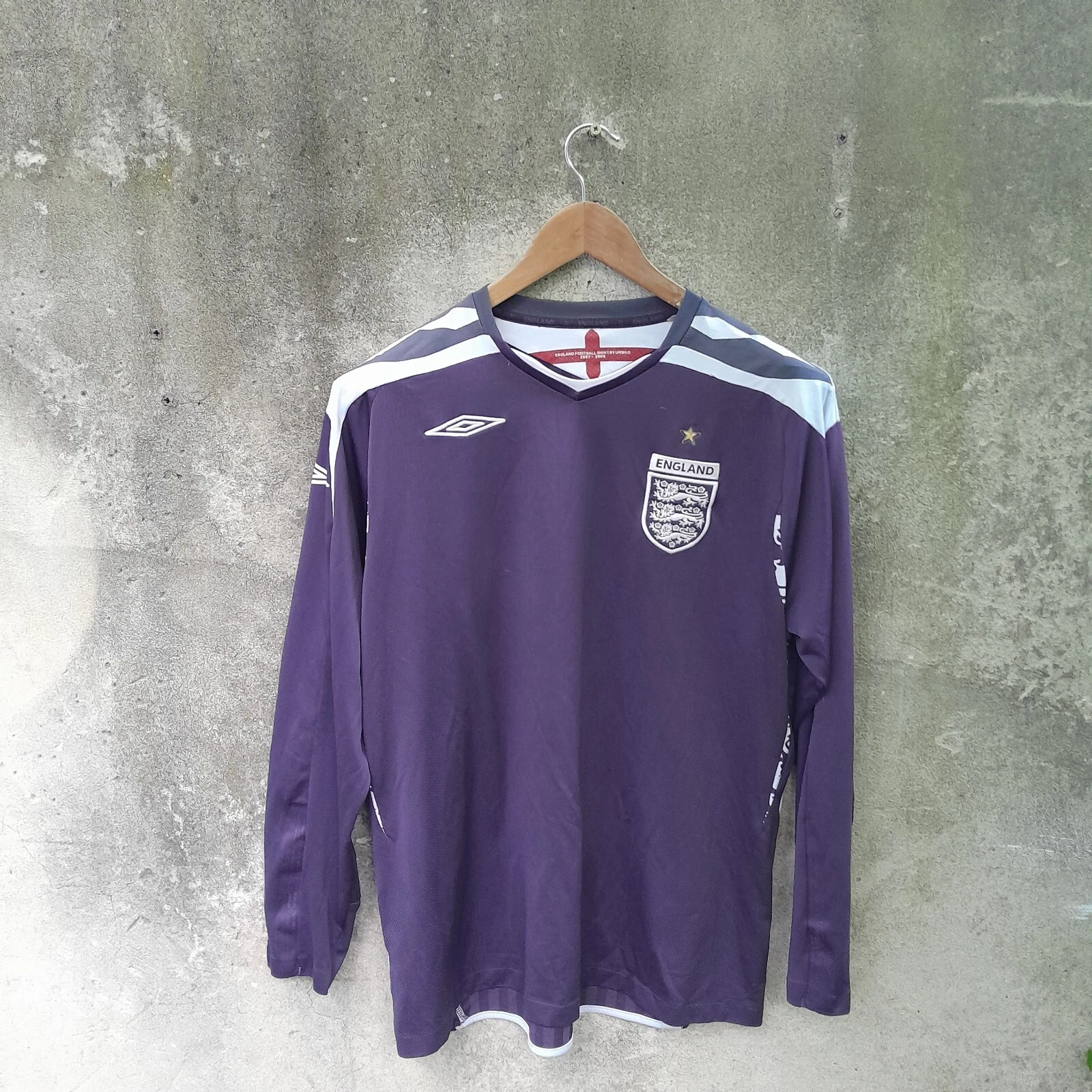 England 2007-09 goalkeeper football shirt / jersey. XL mens.