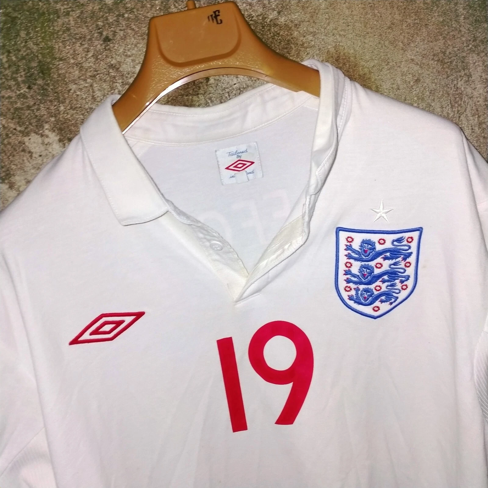 England 2010 home football shirt / jersey, XL mens. 46" DEFOE 19 - Image 3