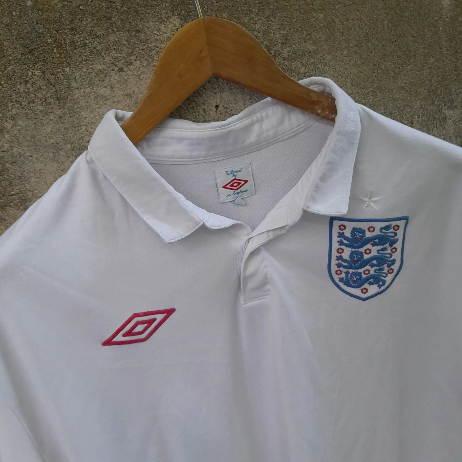 England 2010 home football shirt / jersey. XXL mens. - Image 2