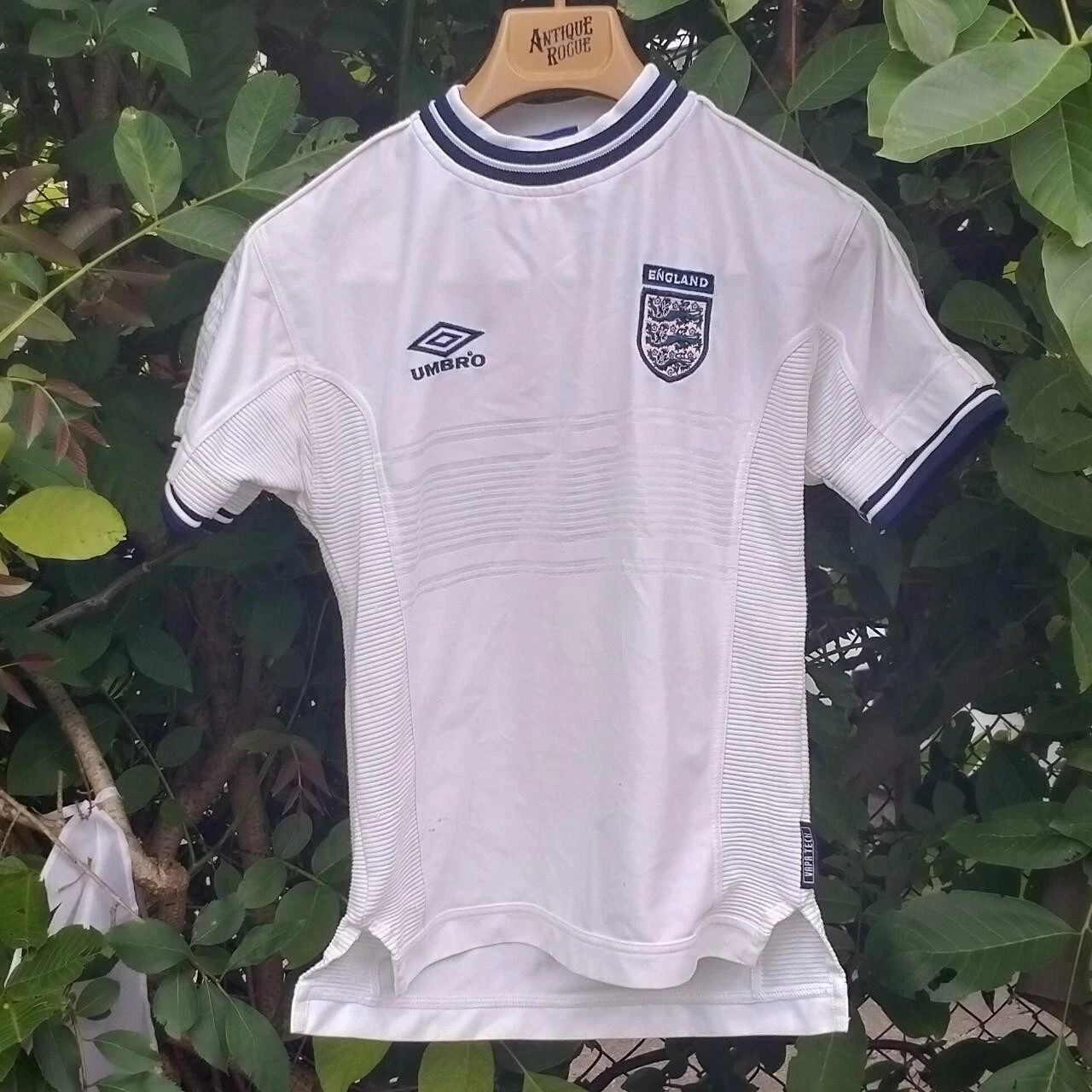 England Euro 2000 home football shirt / jersey. - Image 2