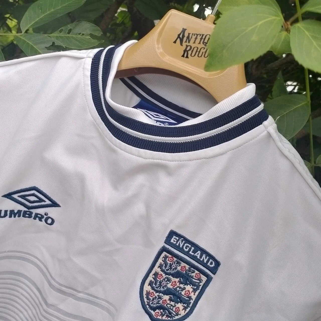 England Euro 2000 home football shirt / jersey. - Image 3