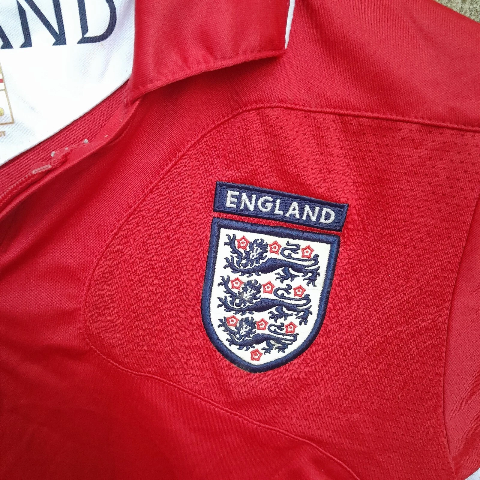 England football training shirt / jersey. Large boys, Zip - Image 3