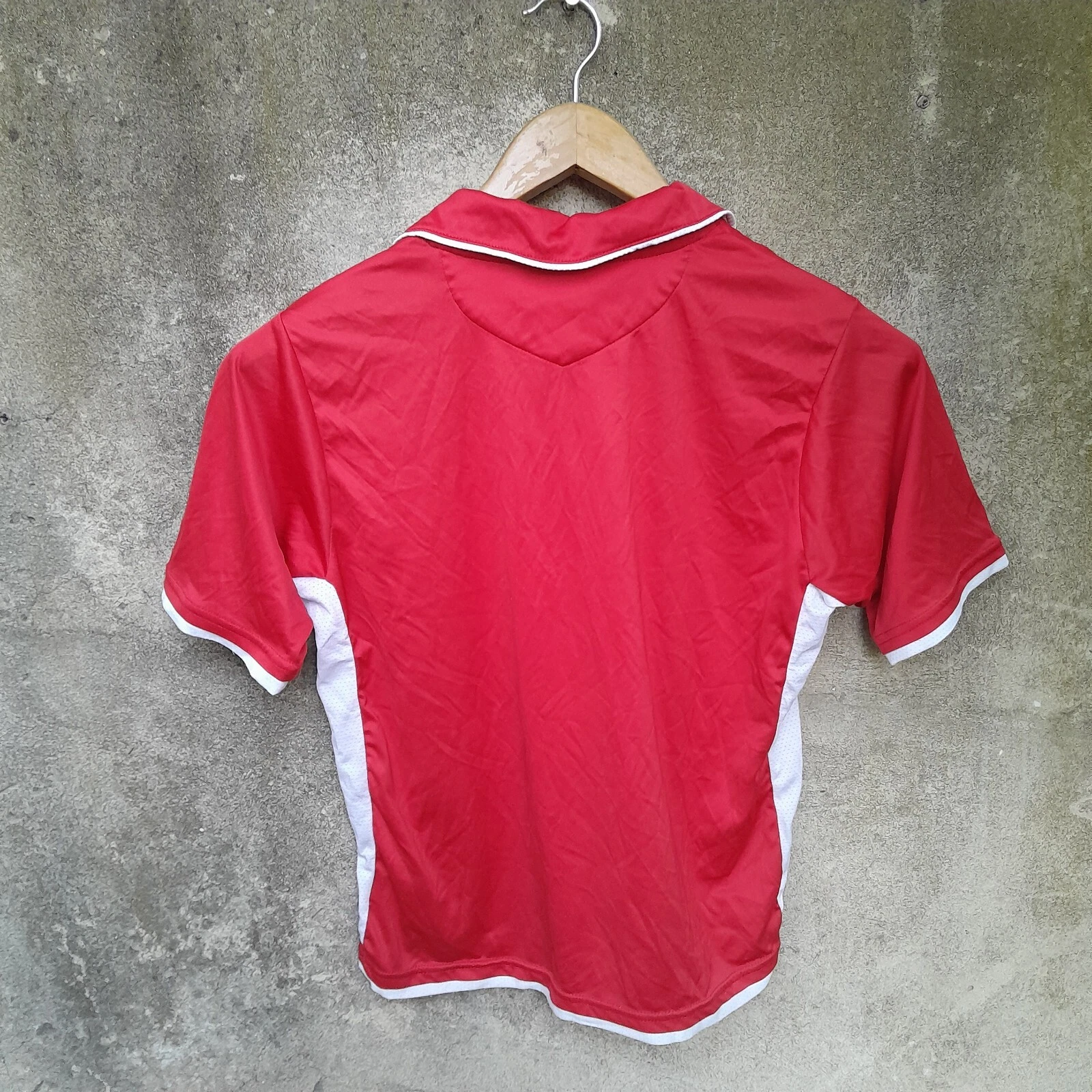 England football training shirt / jersey. Large boys, Zip - Image 5