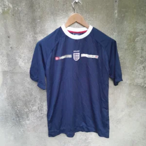 England leisure football shirt / jersey. Large mens