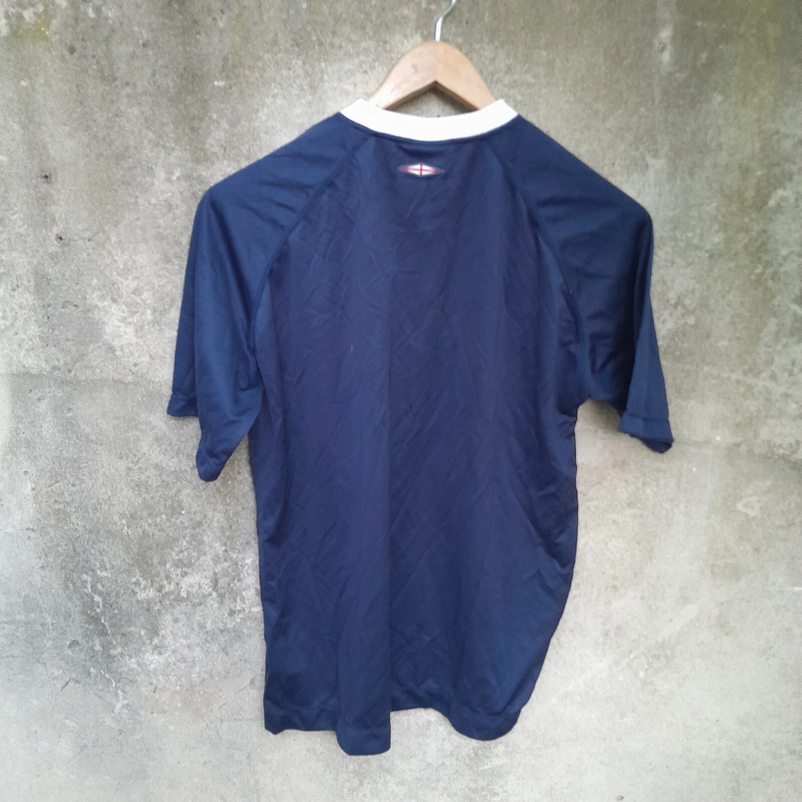 England leisure football shirt / jersey. Large mens - Image 4